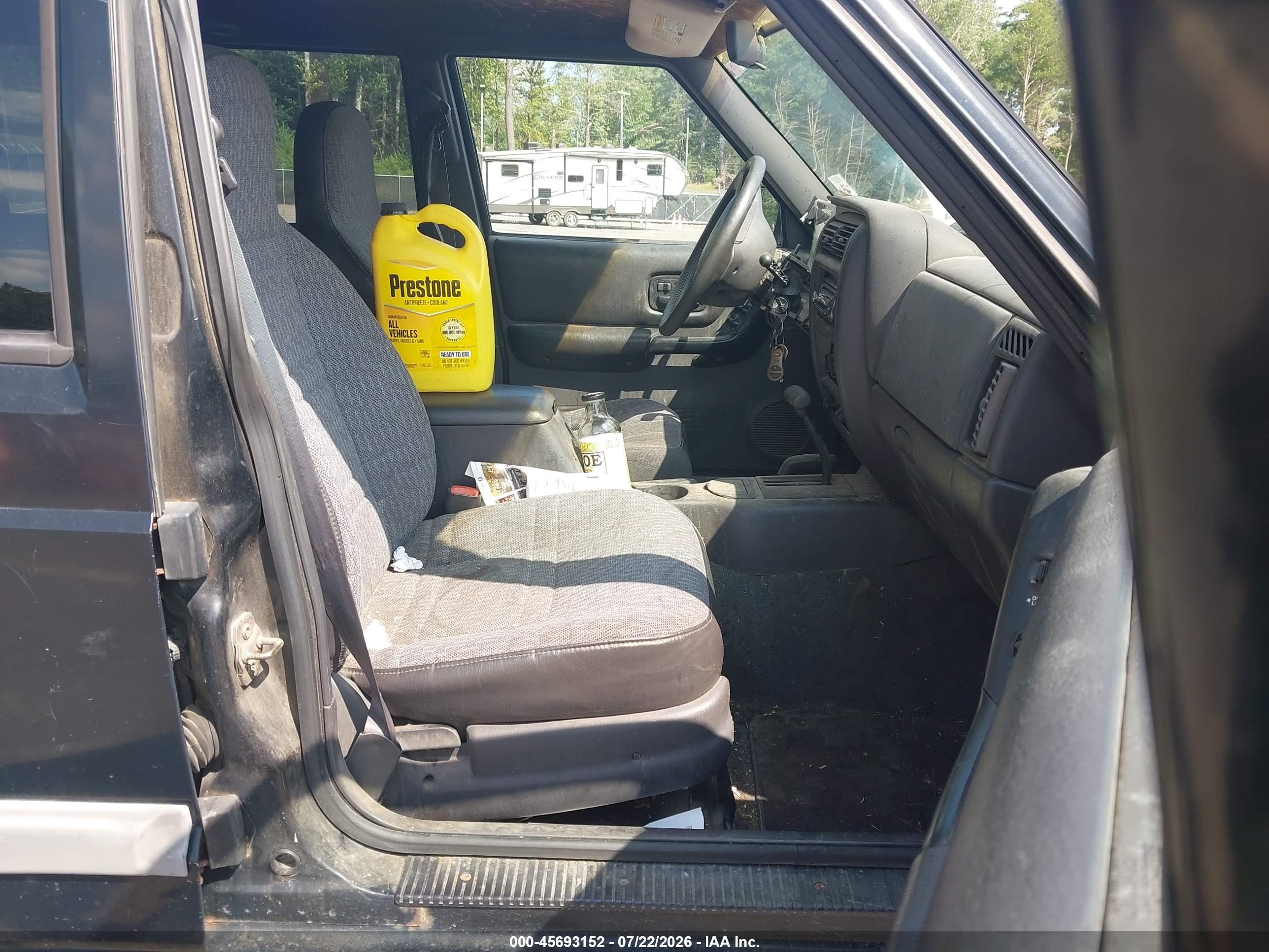 2001 Jeep Cherokee Sport Черный vin: 1J4FF48S01L624509