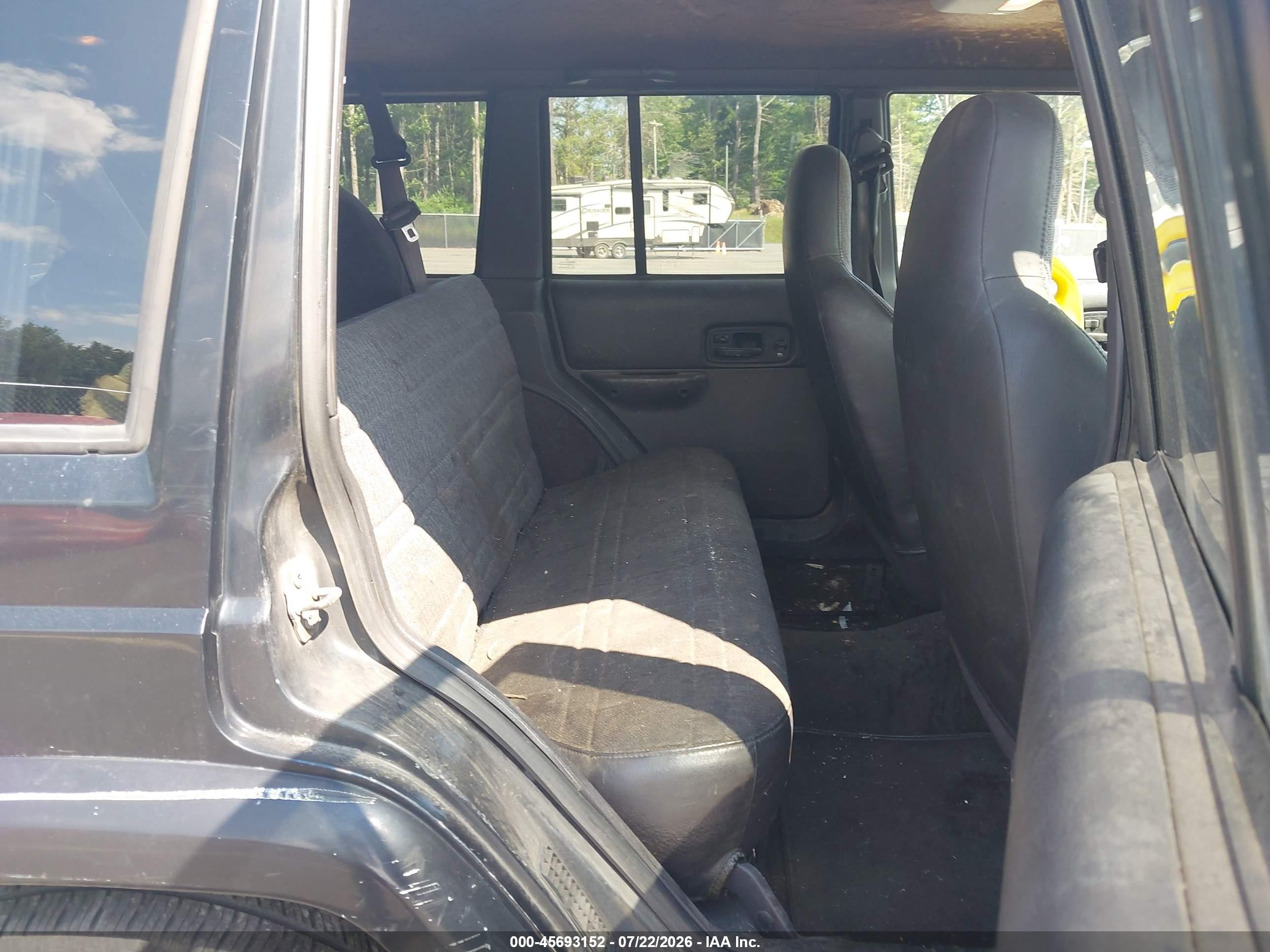 2001 Jeep Cherokee Sport Черный vin: 1J4FF48S01L624509