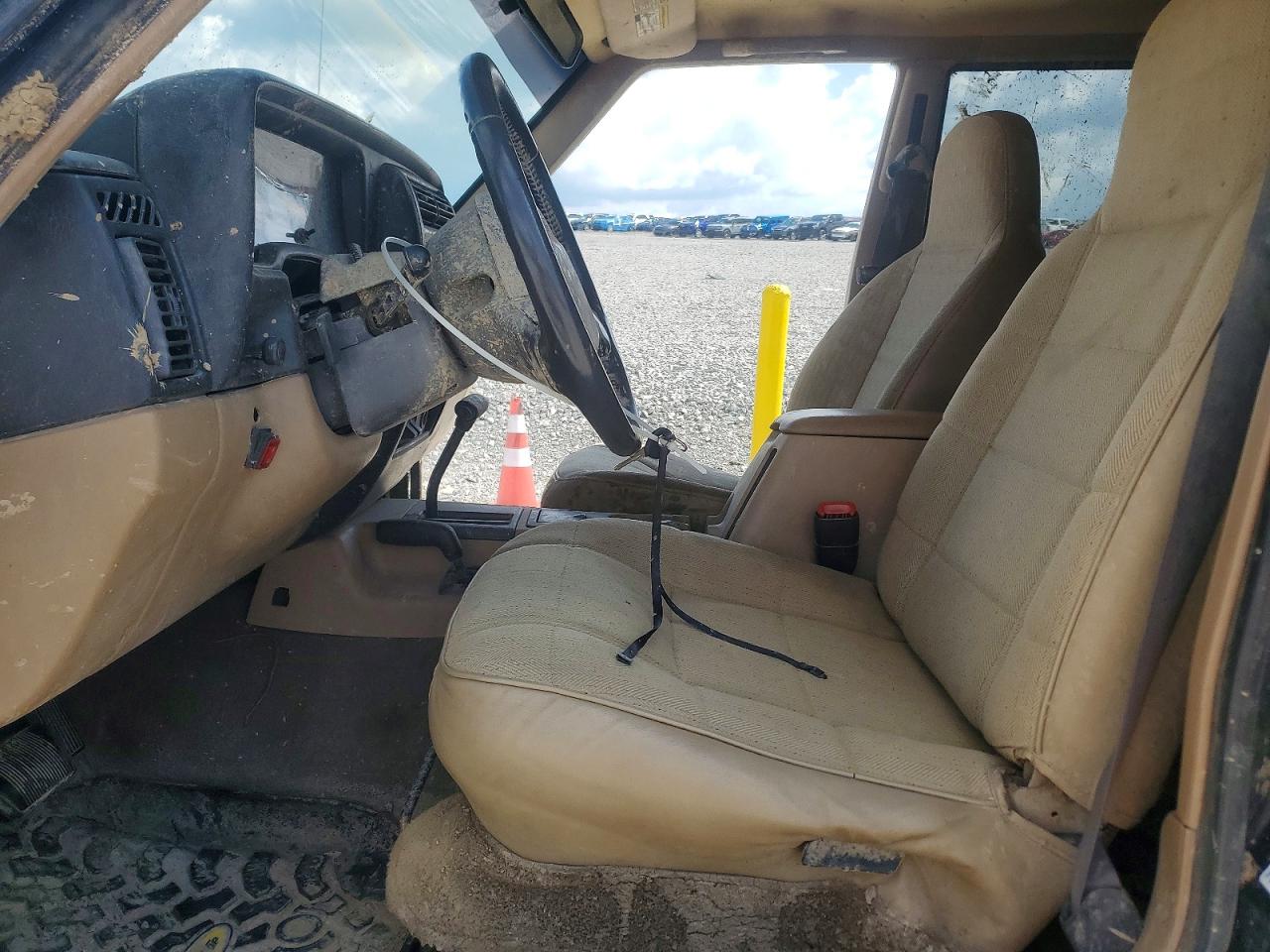 2000 Jeep Cherokee Sport Black vin: 1J4FF48S0YL249053