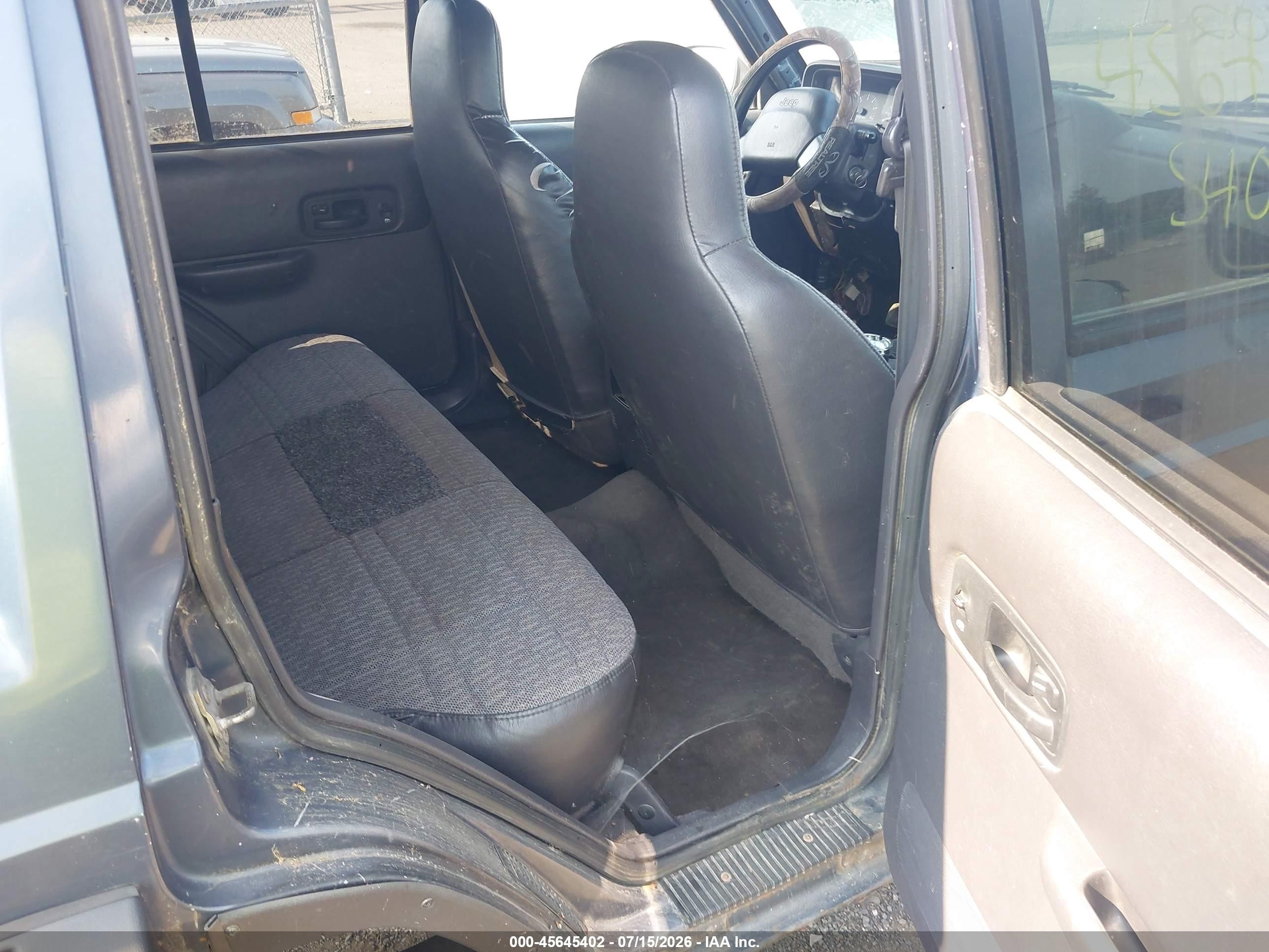 2001 Jeep Cherokee Sport Black vin: 1J4FF48S11L557032