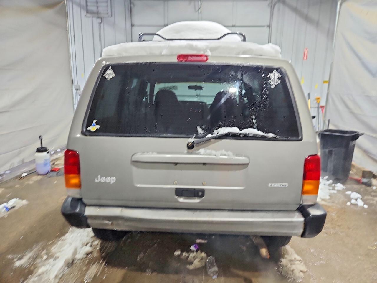2001 Jeep Cherokee Sport Silver vin: 1J4FF48S11L559573