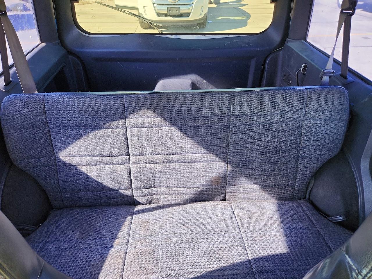 2000 Jeep Cherokee Sport Белый vin: 1J4FF48S1YL214716