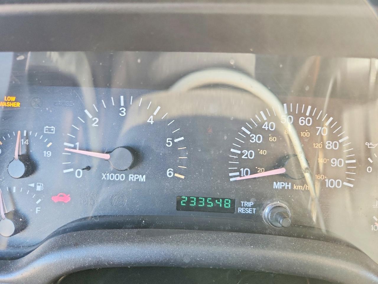 2000 Jeep Cherokee Sport Белый vin: 1J4FF48S1YL214716