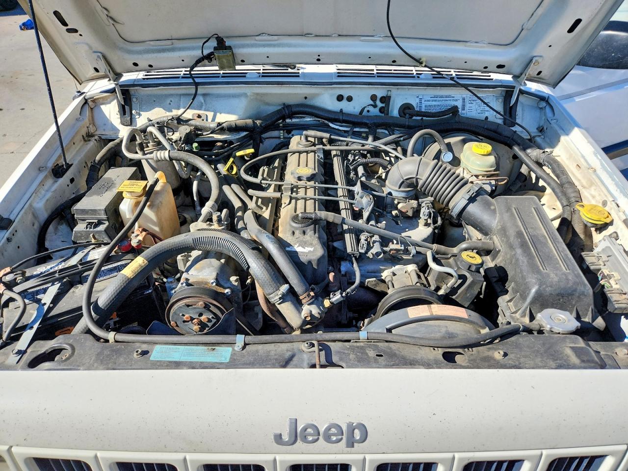 2000 Jeep Cherokee Sport Белый vin: 1J4FF48S1YL214716