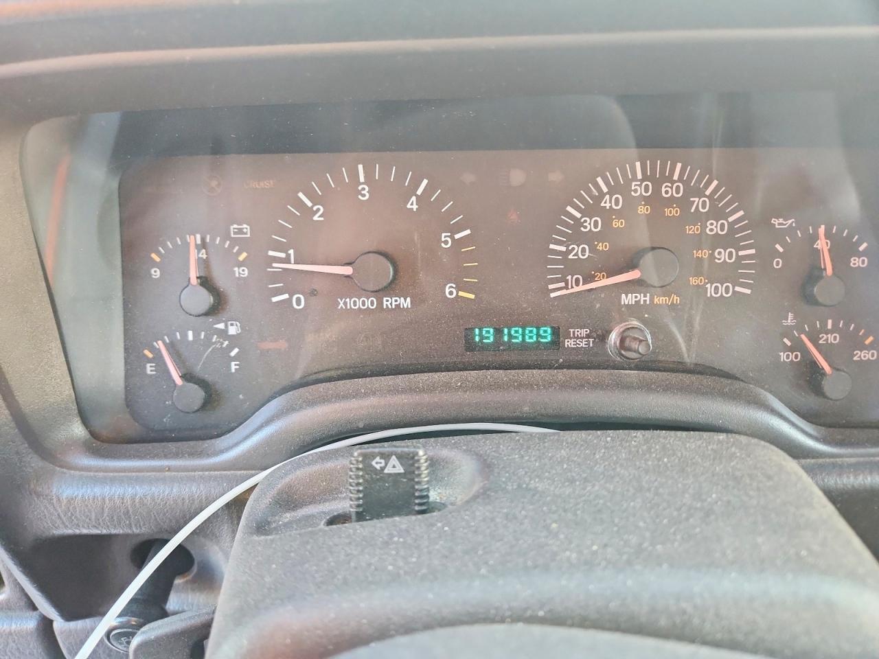 2001 Jeep Cherokee Sport Silver vin: 1J4FF48S21L564412