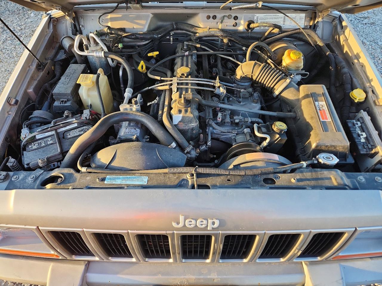 2001 Jeep Cherokee Sport Silver vin: 1J4FF48S21L564412