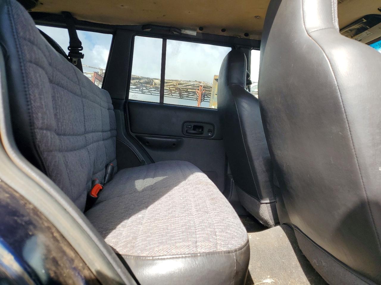 2001 Jeep Cherokee Sport Blue vin: 1J4FF48S21L610434