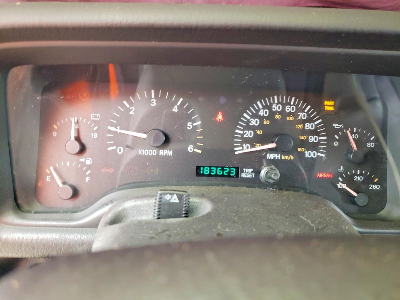 2000 Jeep Cherokee Sport Silver vin: 1J4FF48S2YL159631