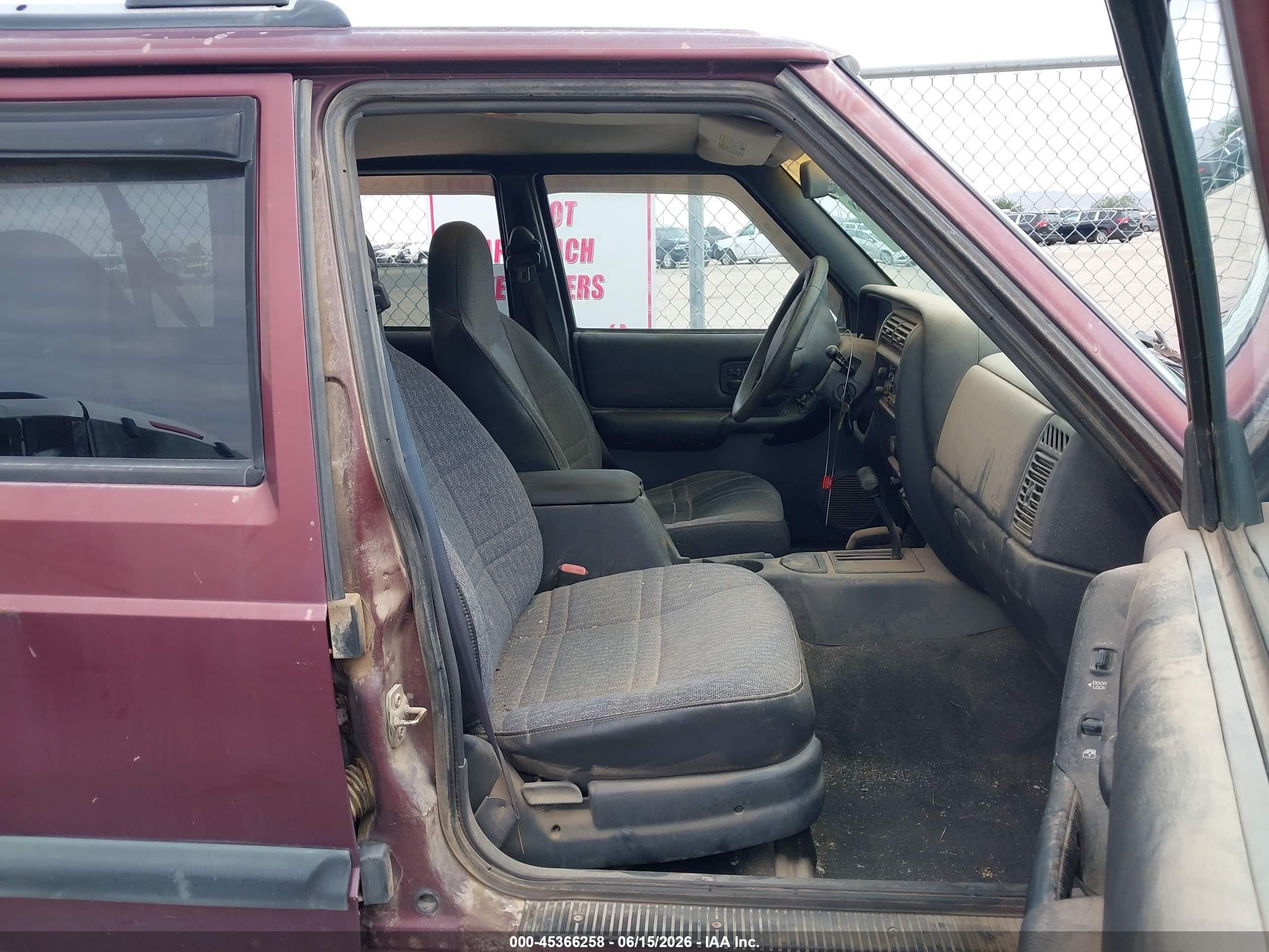 2001 Jeep Cherokee Sport Maroon vin: 1J4FF48S31L504526