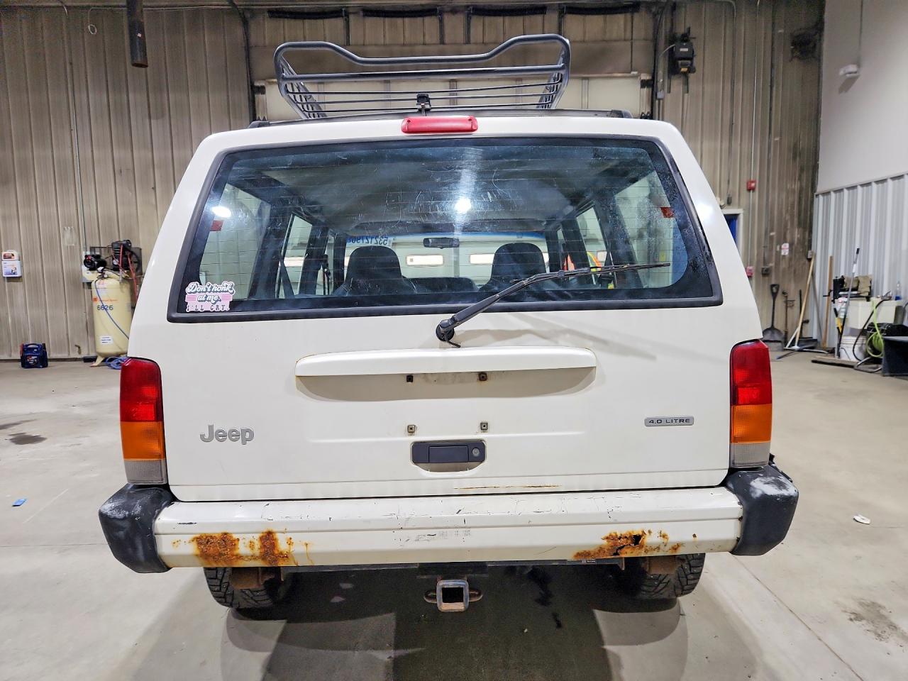 2000 Jeep Cherokee Sport White vin: 1J4FF48S3YL109921