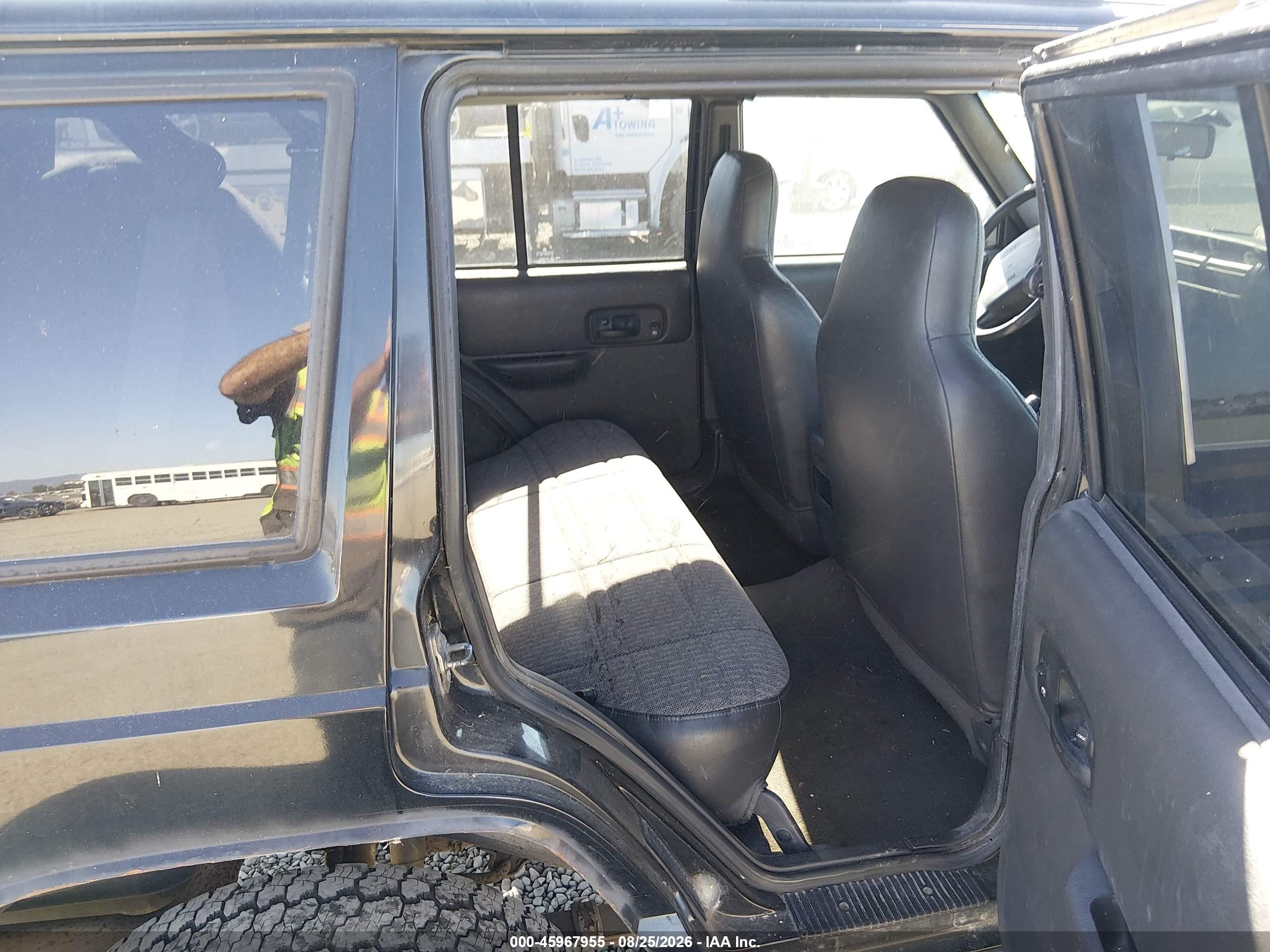 2000 Jeep Cherokee Sport Black vin: 1J4FF48S3YL119039