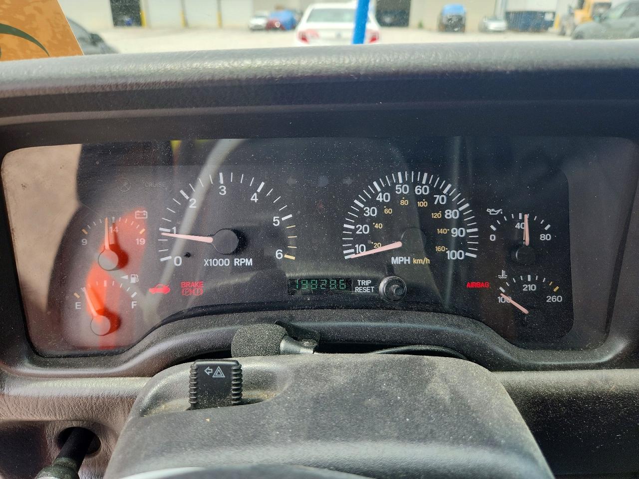 2000 Jeep Cherokee Sport Silver vin: 1J4FF48S3YL196574