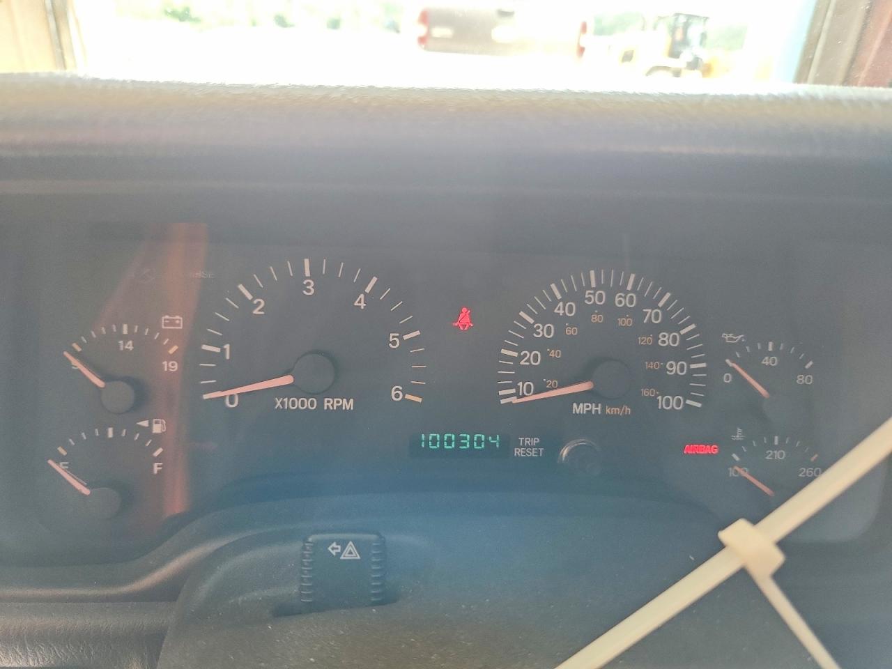 2001 Jeep Cherokee Sport Red vin: 1J4FF48S41L528804