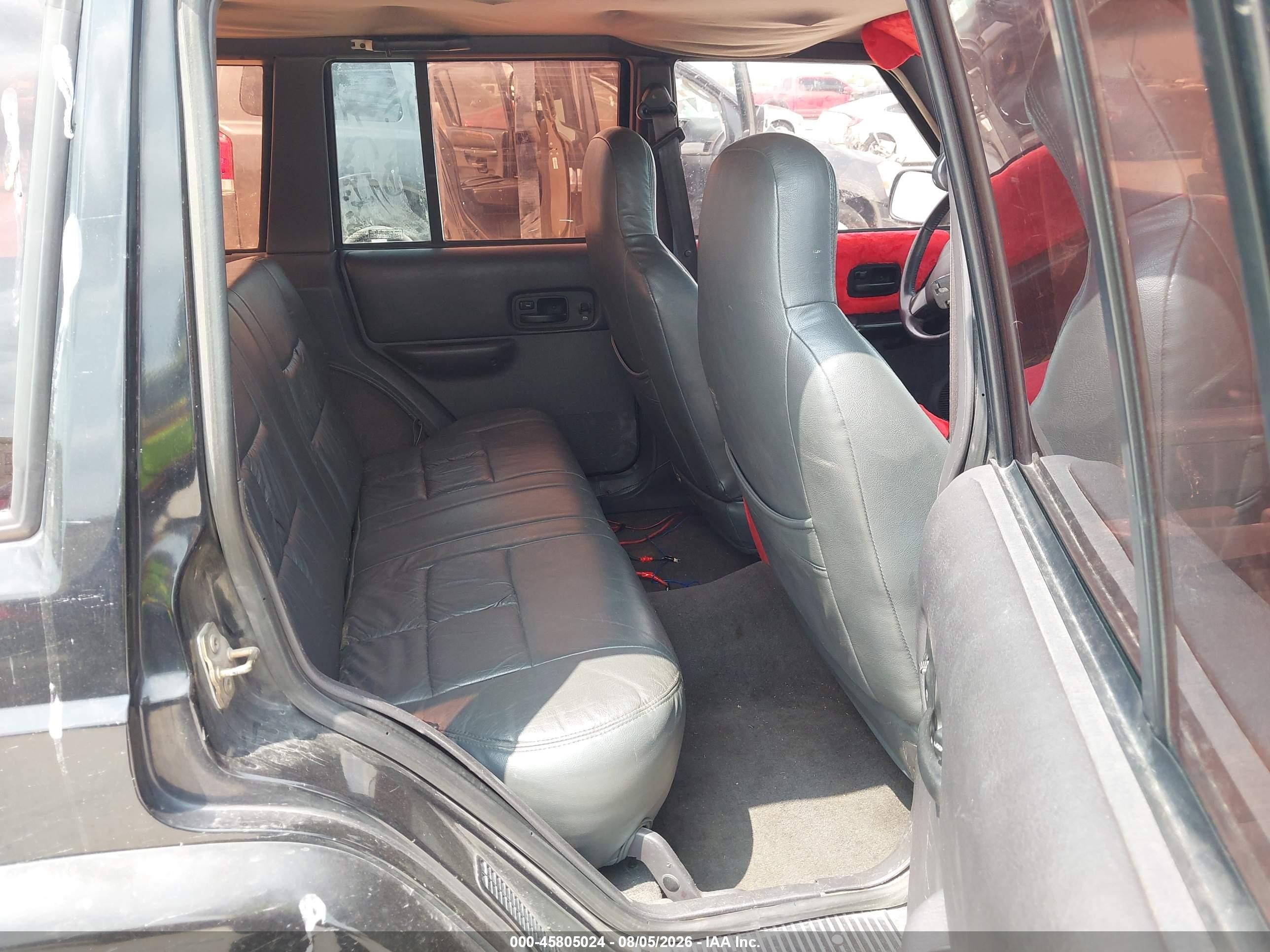 2001 Jeep Cherokee Sport Черный vin: 1J4FF48S51L588137