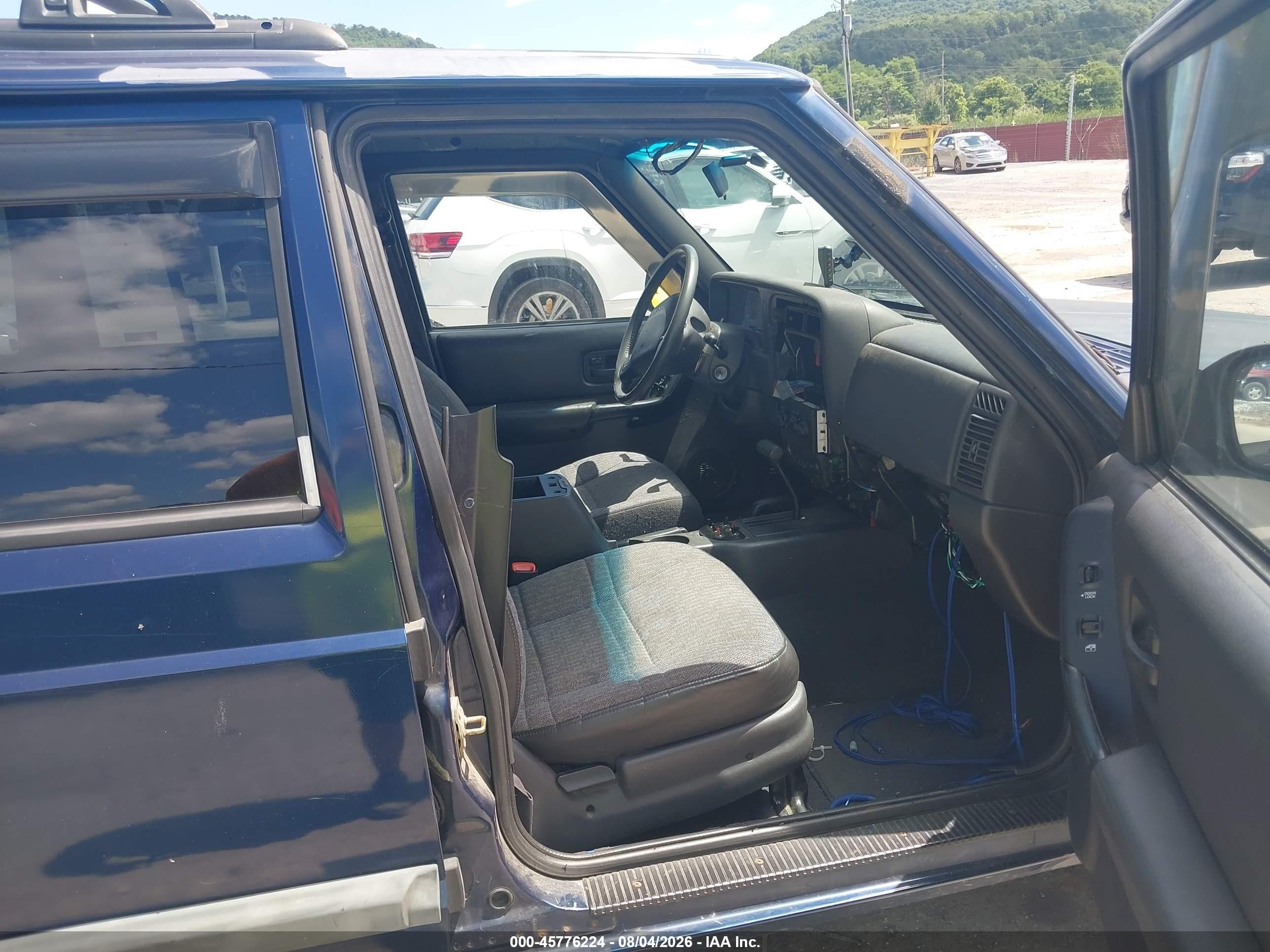 2000 Jeep Cherokee Sport Dark Blue vin: 1J4FF48S5YL250912