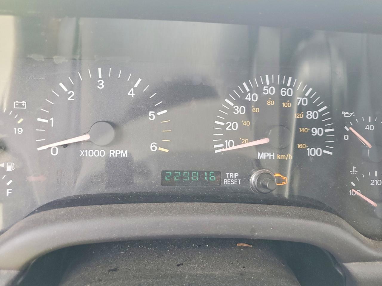 2001 Jeep Cherokee Sport White vin: 1J4FF48S61L514550