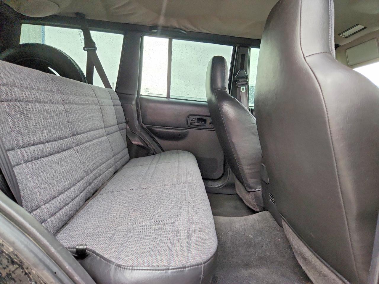 2001 Jeep Cherokee Sport Black vin: 1J4FF48S61L547161