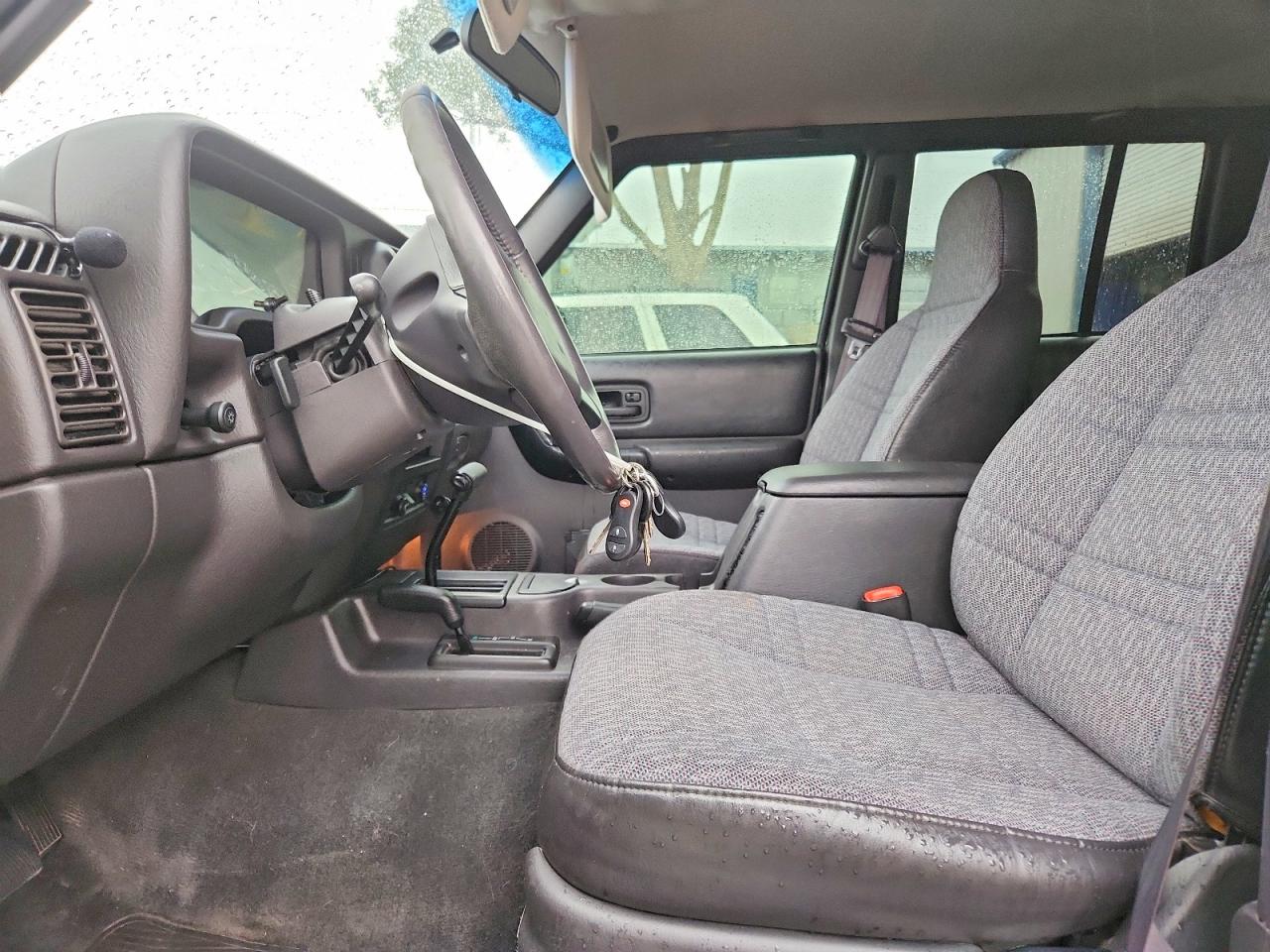 2001 Jeep Cherokee Sport Black vin: 1J4FF48S61L547161