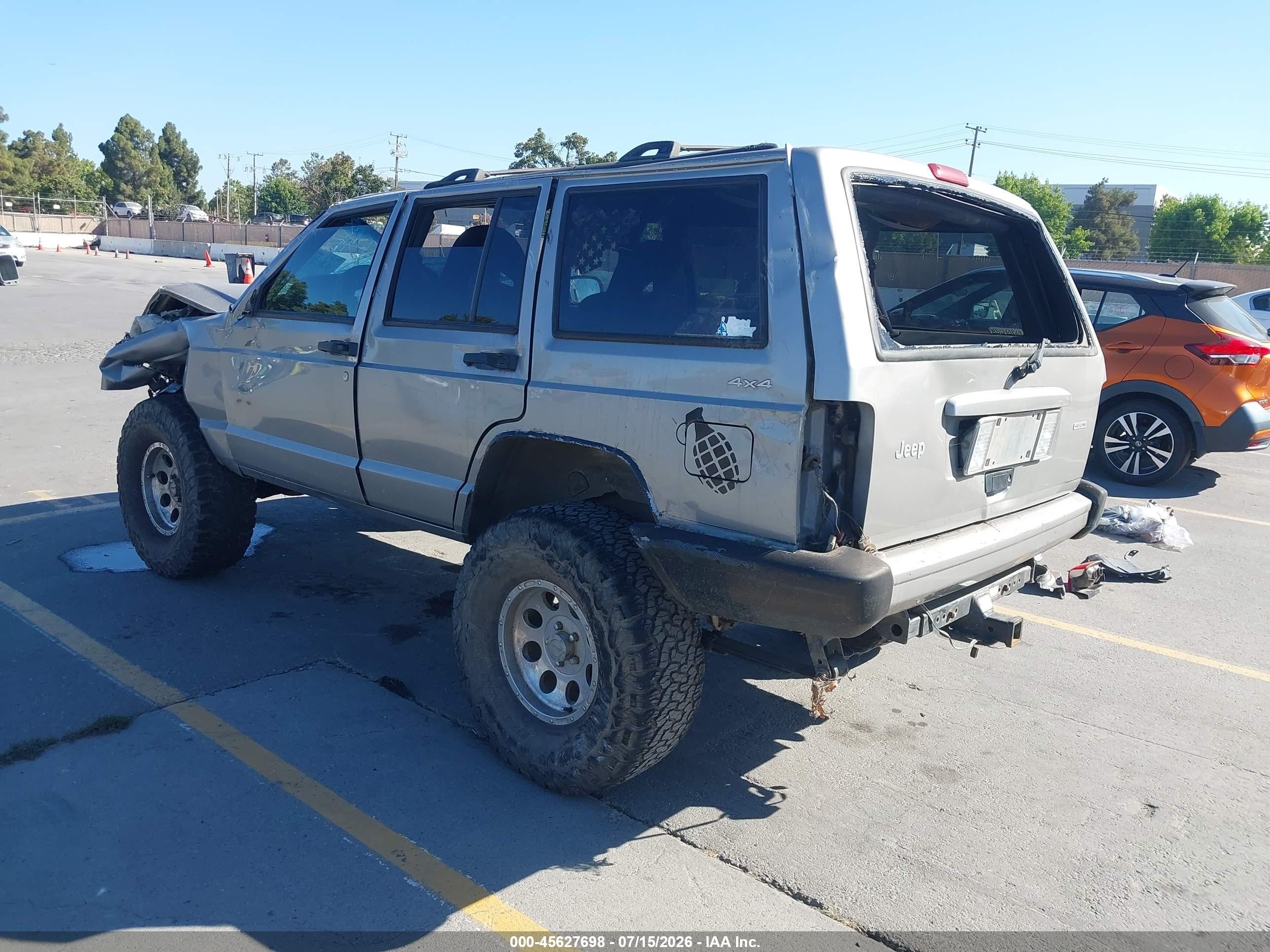 2001 Jeep Cherokee Sport Silver vin: 1J4FF48S61L554580