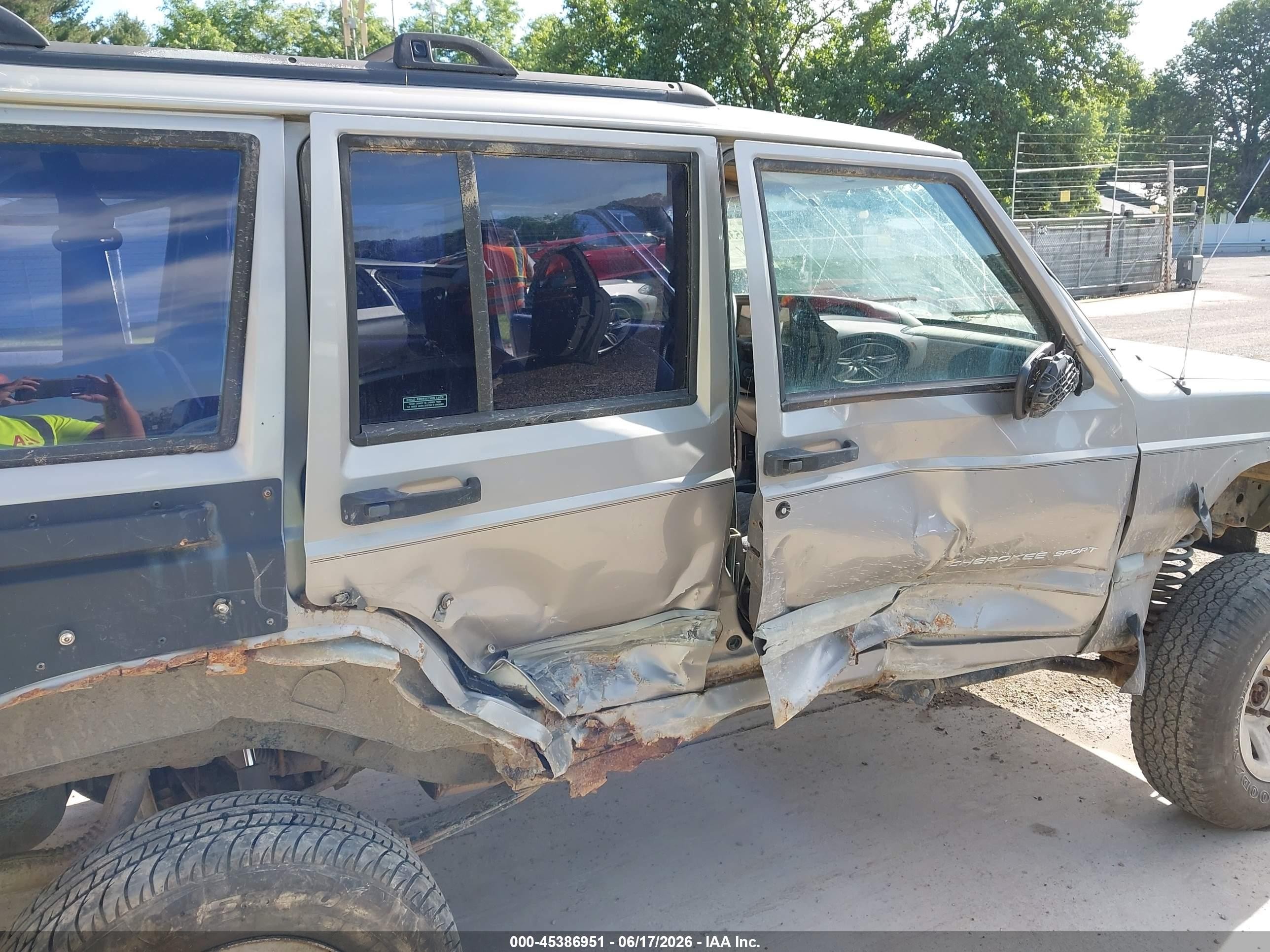 2001 Jeep Cherokee Sport Silver vin: 1J4FF48S61L564638