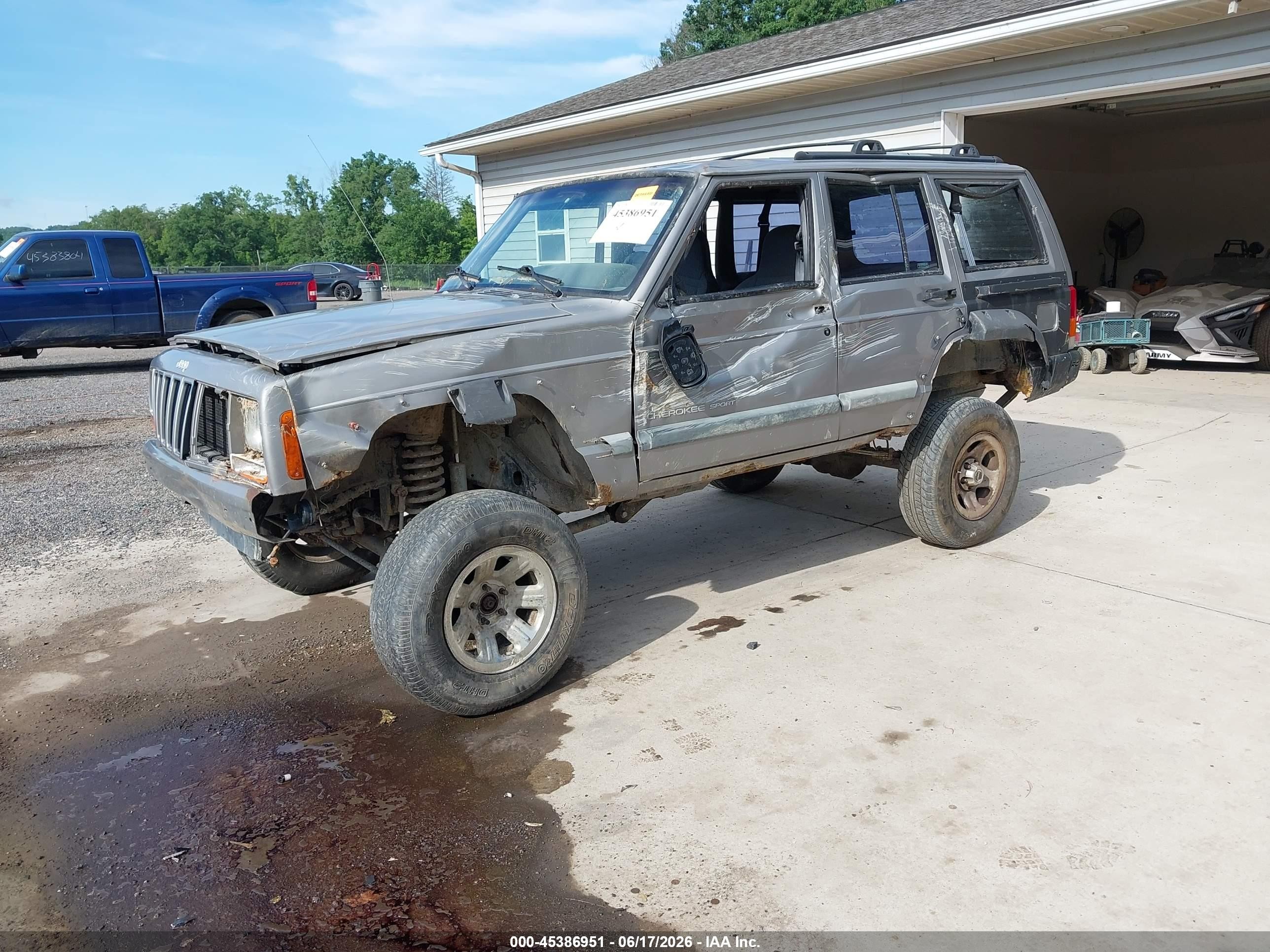 2001 Jeep Cherokee Sport Silver vin: 1J4FF48S61L564638