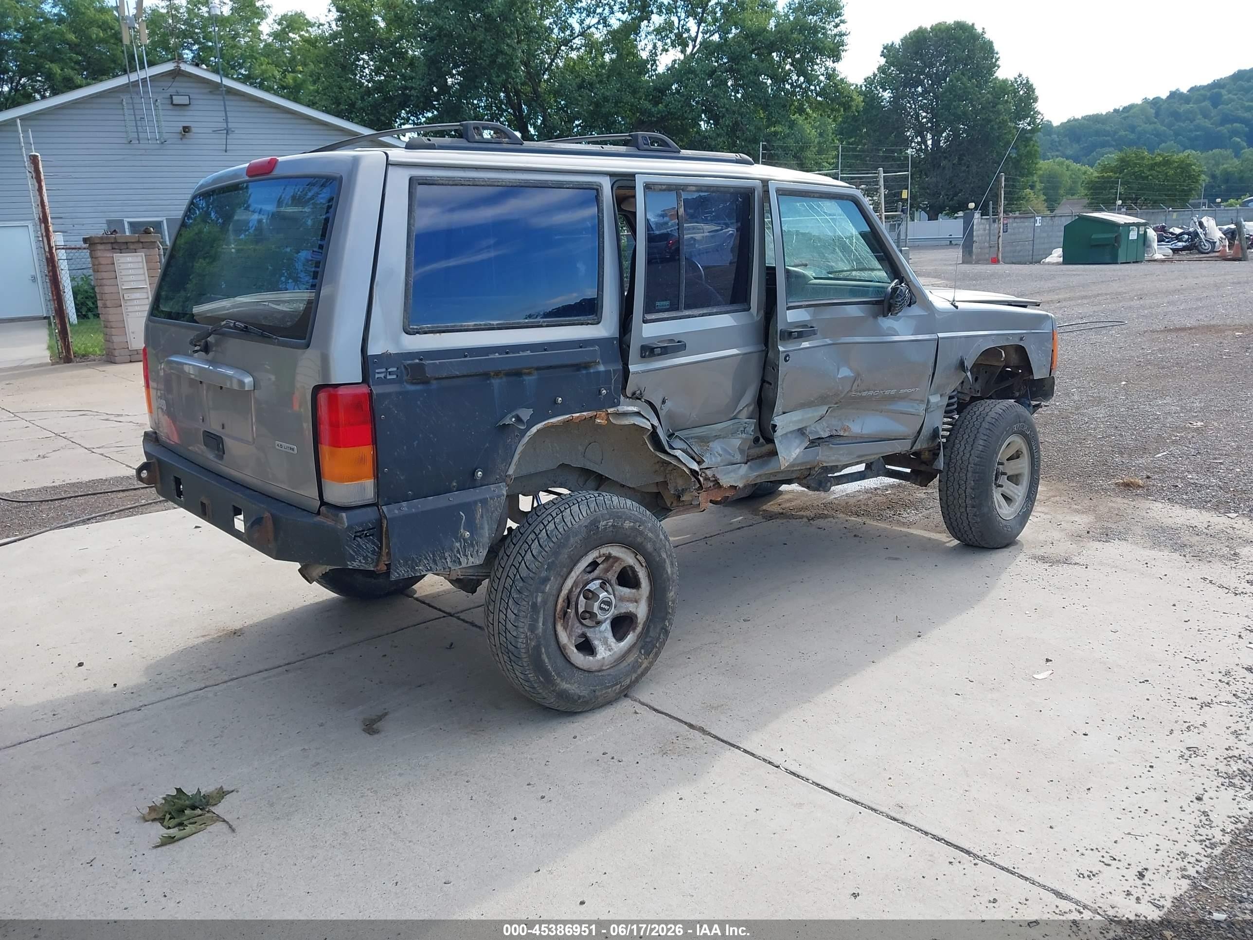 2001 Jeep Cherokee Sport Silver vin: 1J4FF48S61L564638