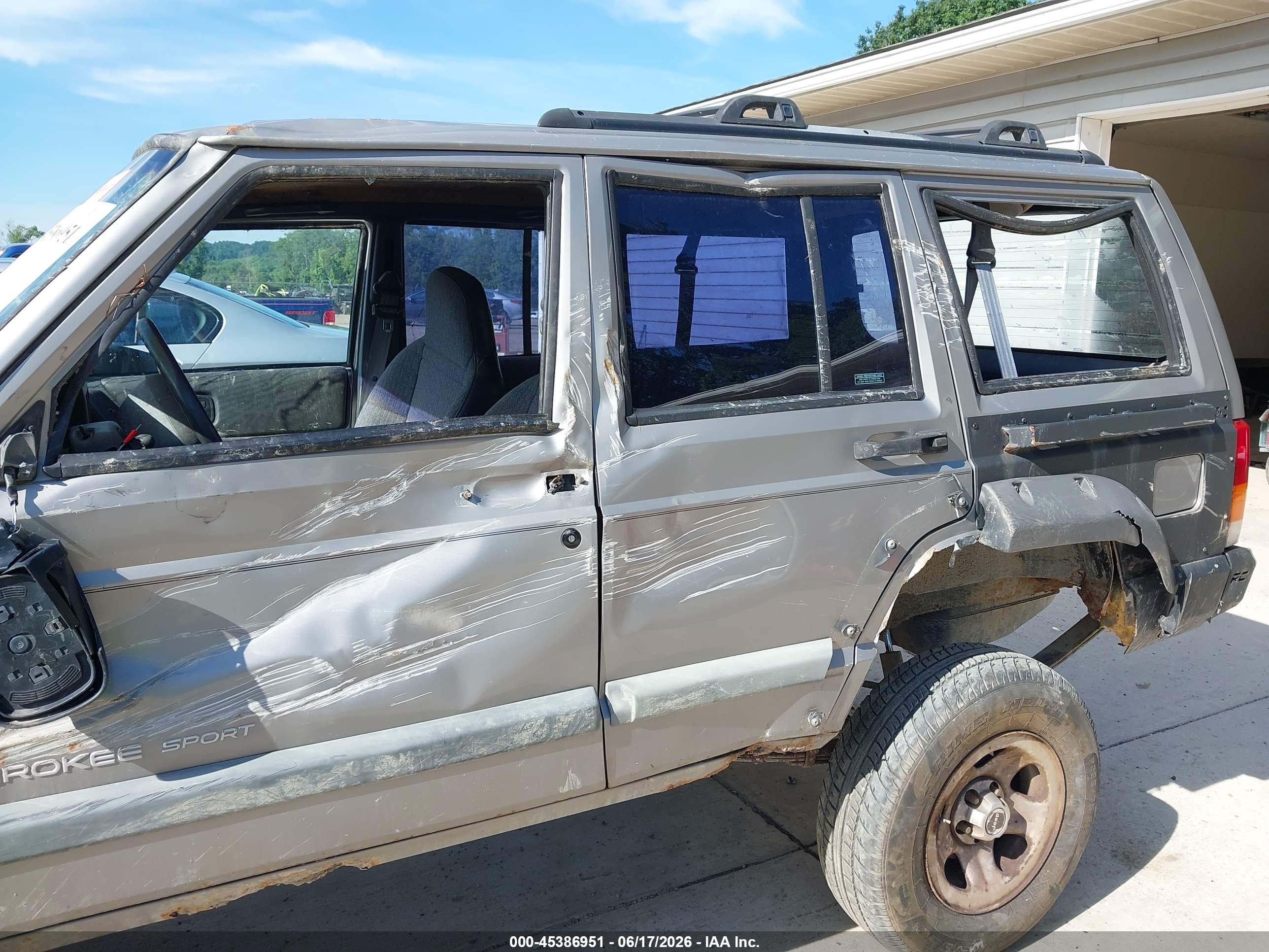 2001 Jeep Cherokee Sport Silver vin: 1J4FF48S61L564638