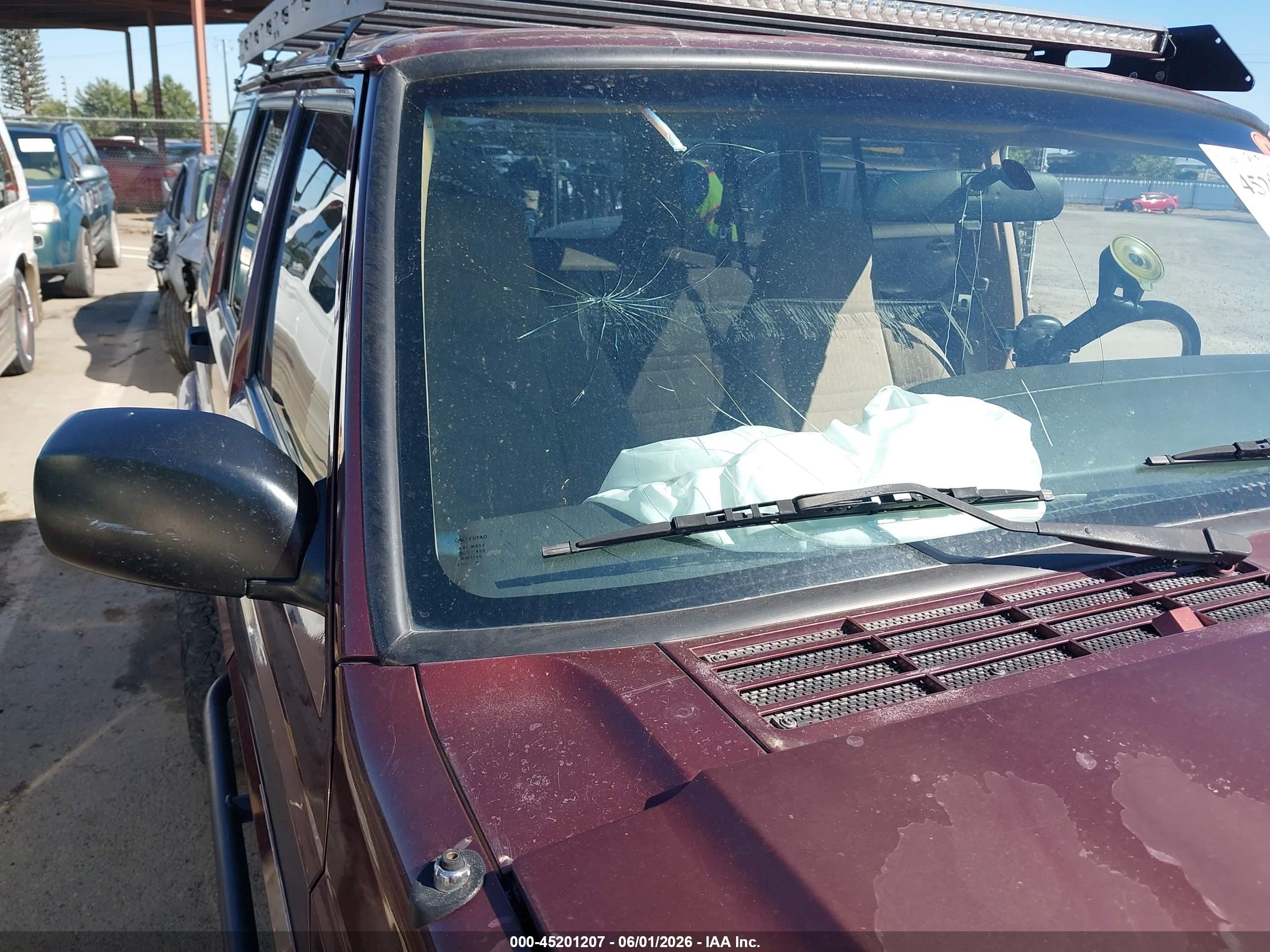 2001 Jeep Cherokee Sport Burgundy vin: 1J4FF48S61L577485