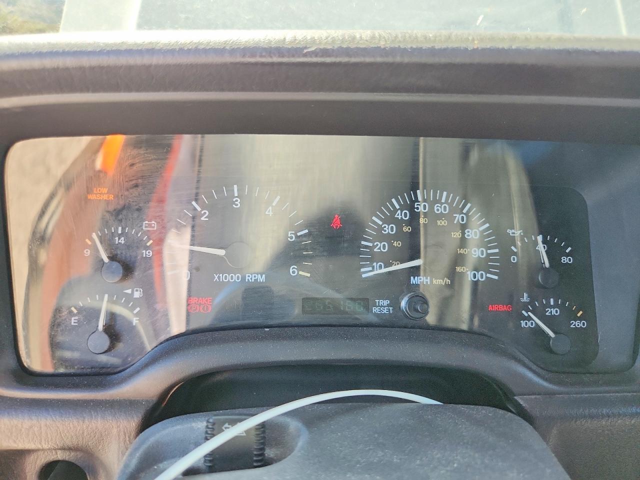 2000 Jeep Cherokee Sport Белый vin: 1J4FF48S6YL120721