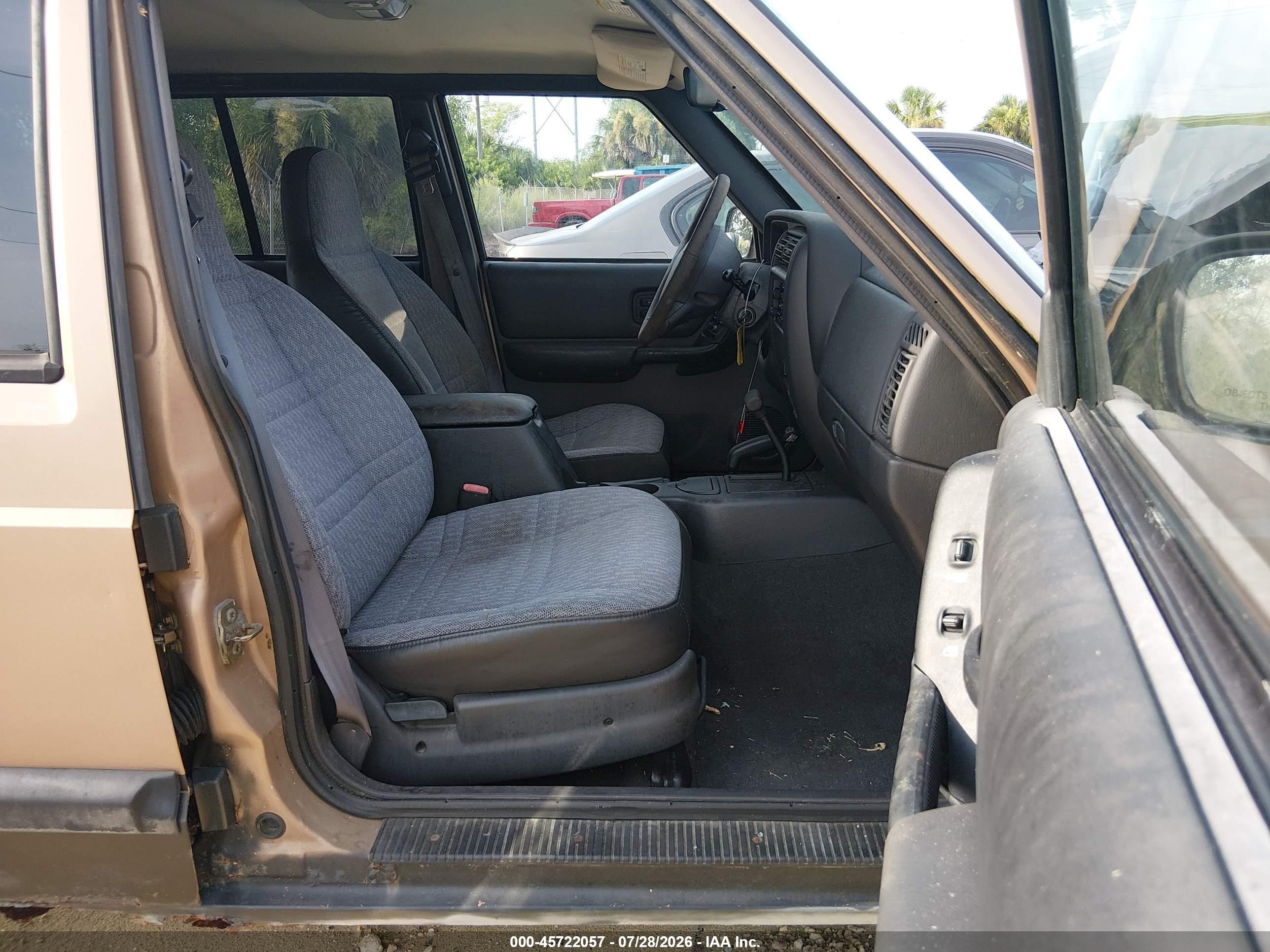 2000 Jeep Cherokee Sport Champagne vin: 1J4FF48S6YL140452
