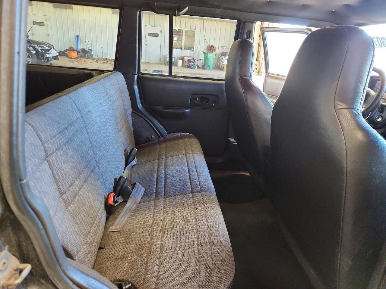 2000 Jeep Cherokee Sport Black vin: 1J4FF48S6YL180952