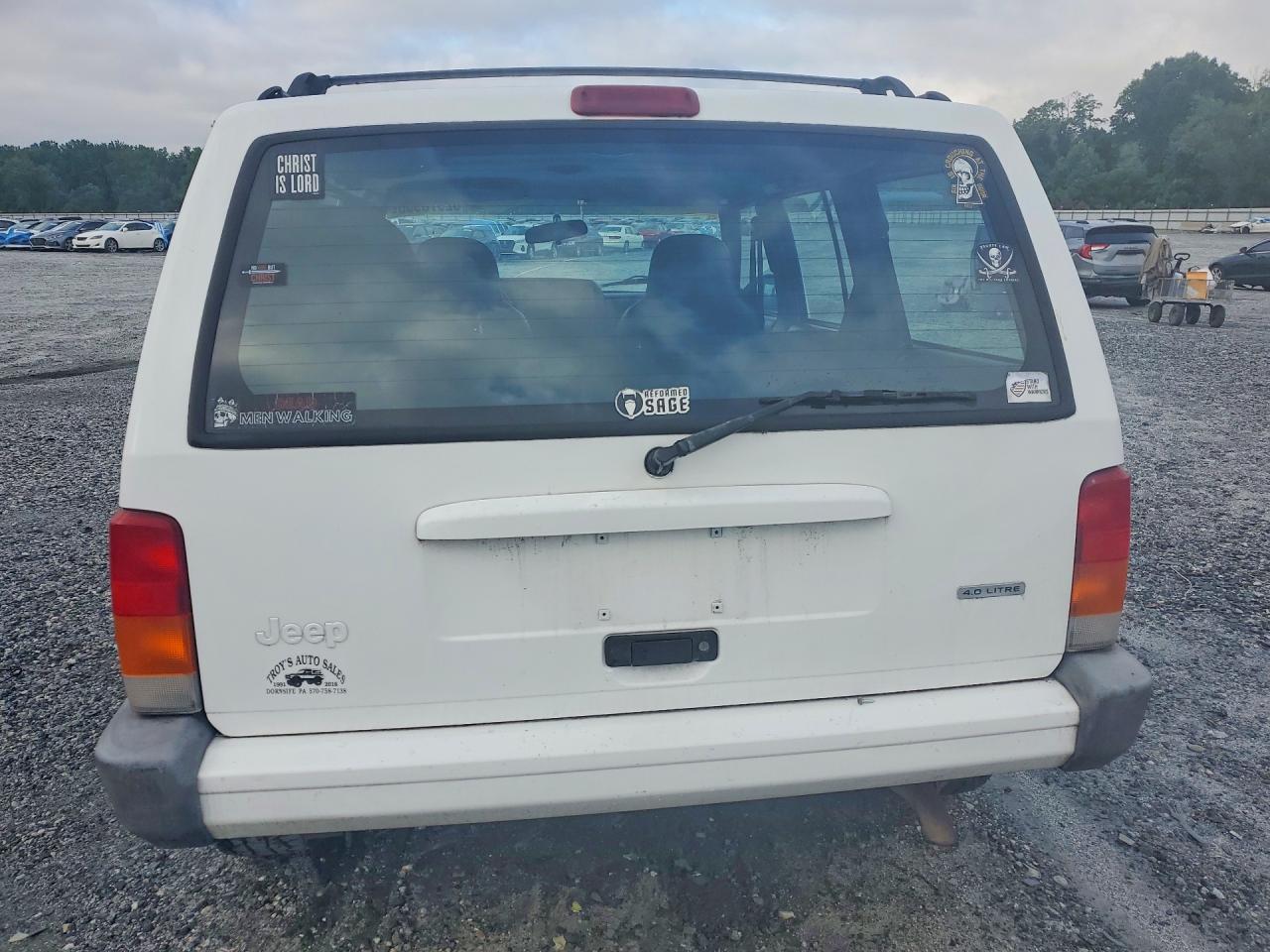 2000 Jeep Cherokee Sport White vin: 1J4FF48S6YL225775
