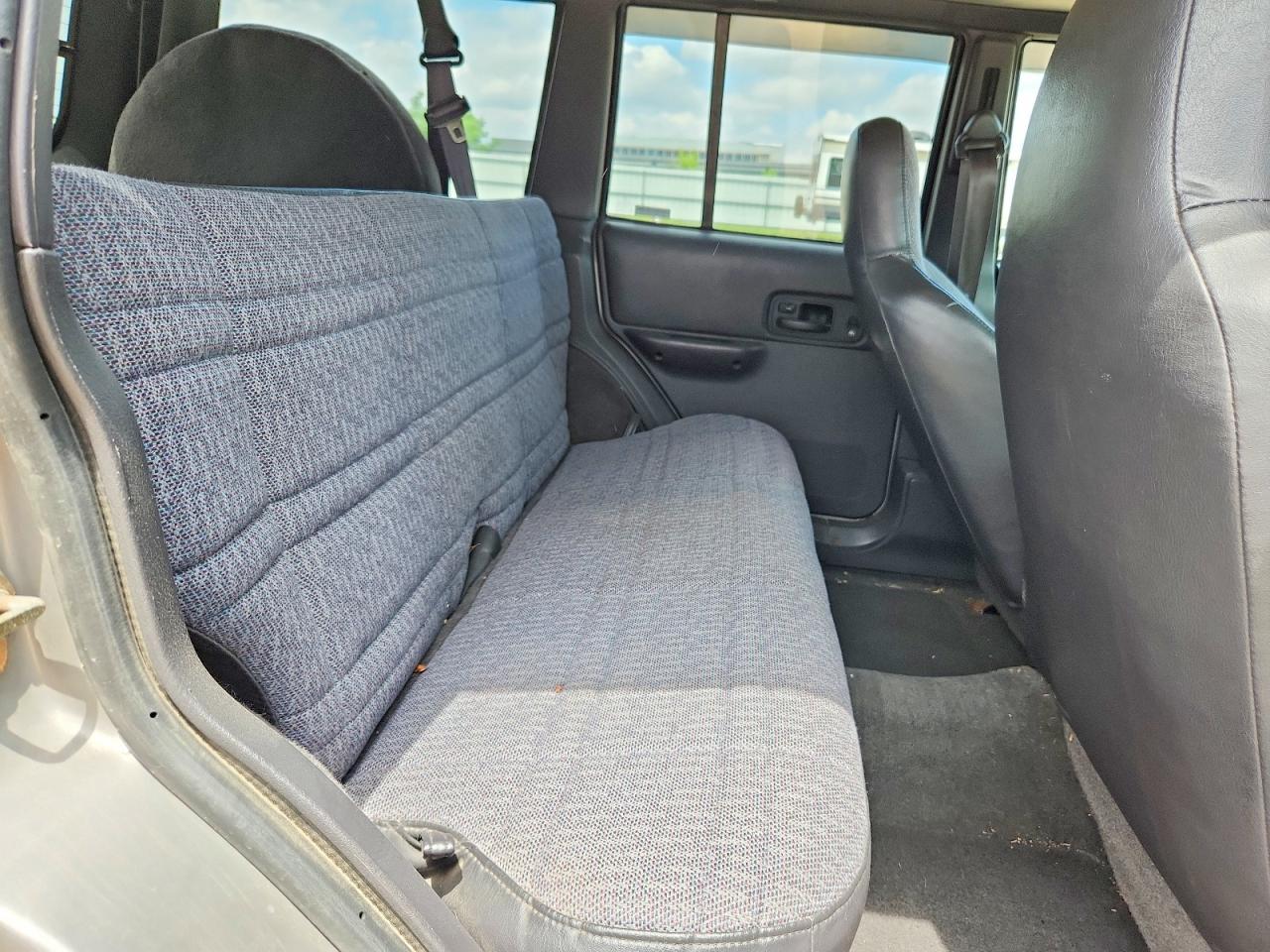 2001 Jeep Cherokee Sport Gray vin: 1J4FF48S71L536184