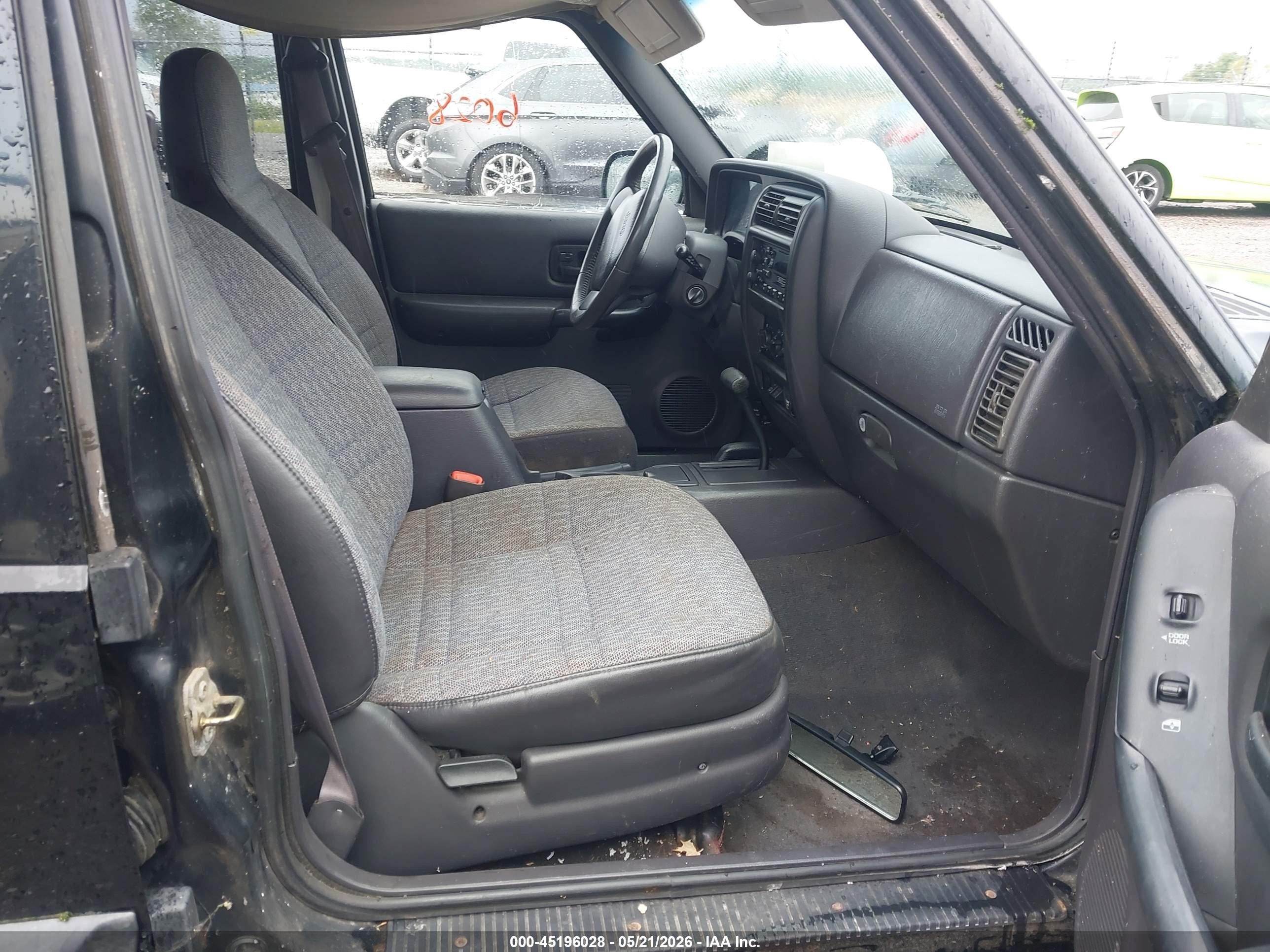 2000 Jeep Cherokee Sport Black vin: 1J4FF48S7YL125751