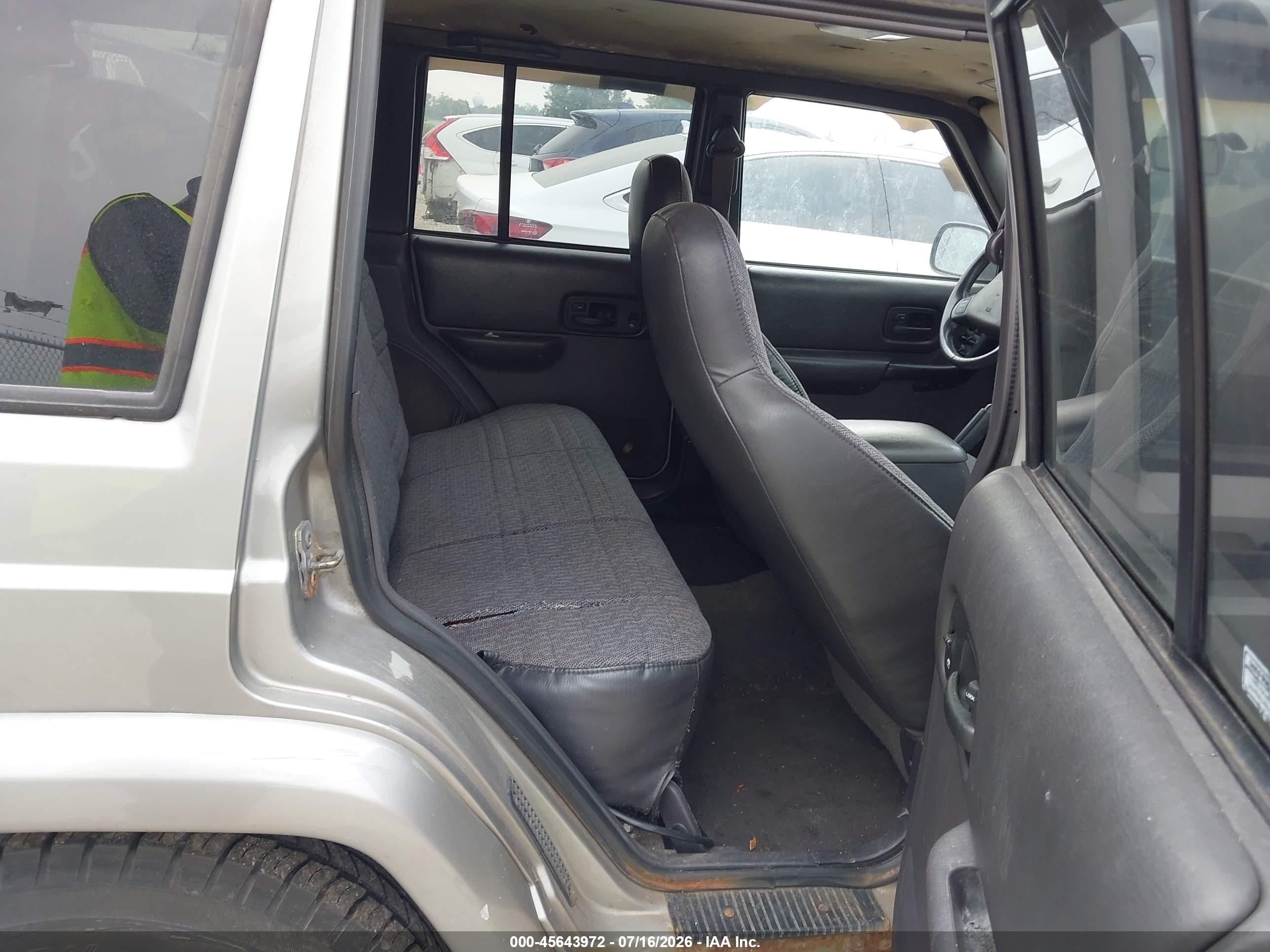 2000 Jeep Cherokee Sport Gray vin: 1J4FF48S7YL141285
