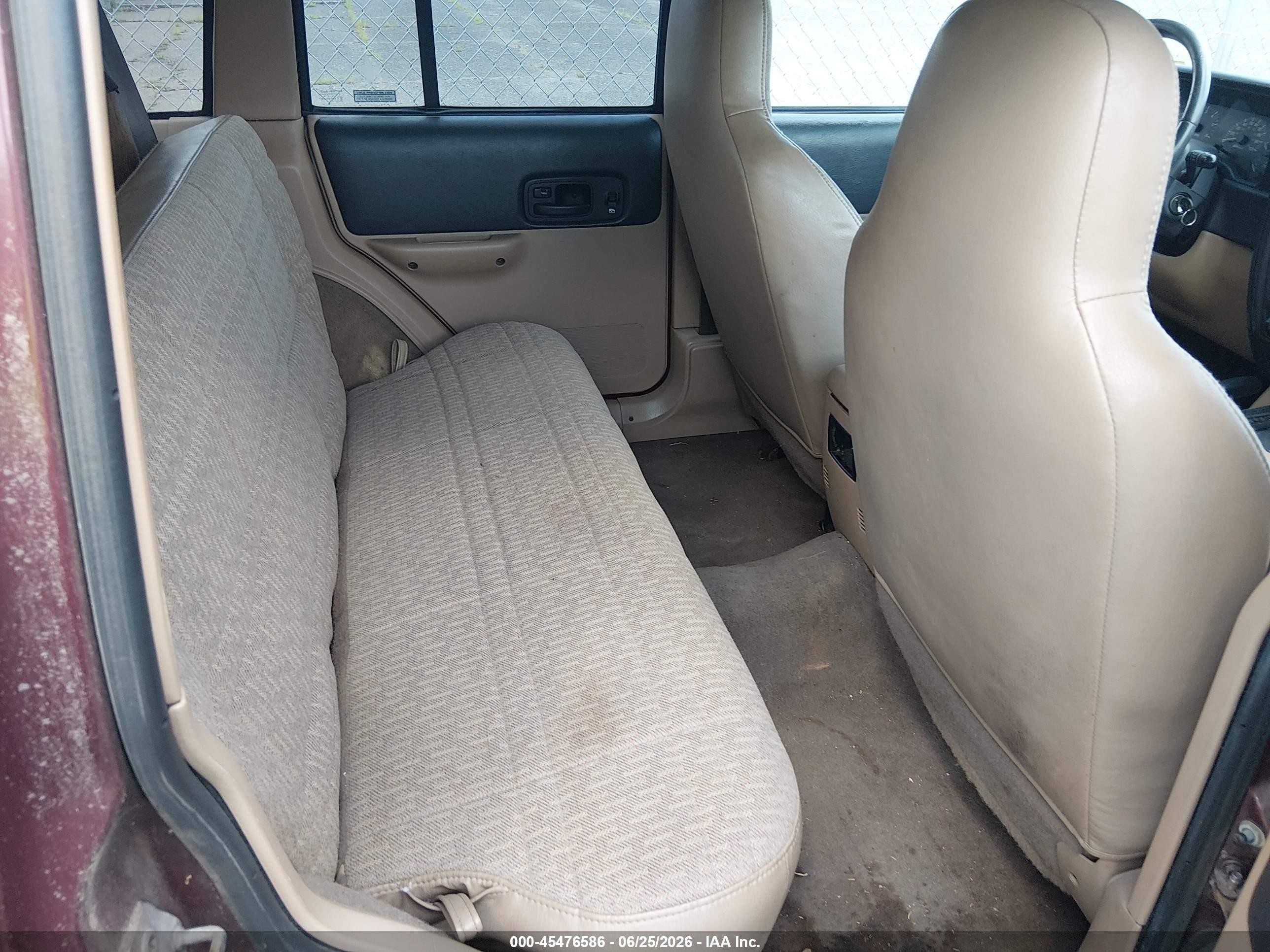 2000 Jeep Cherokee Sport Red vin: 1J4FF48S7YL249258
