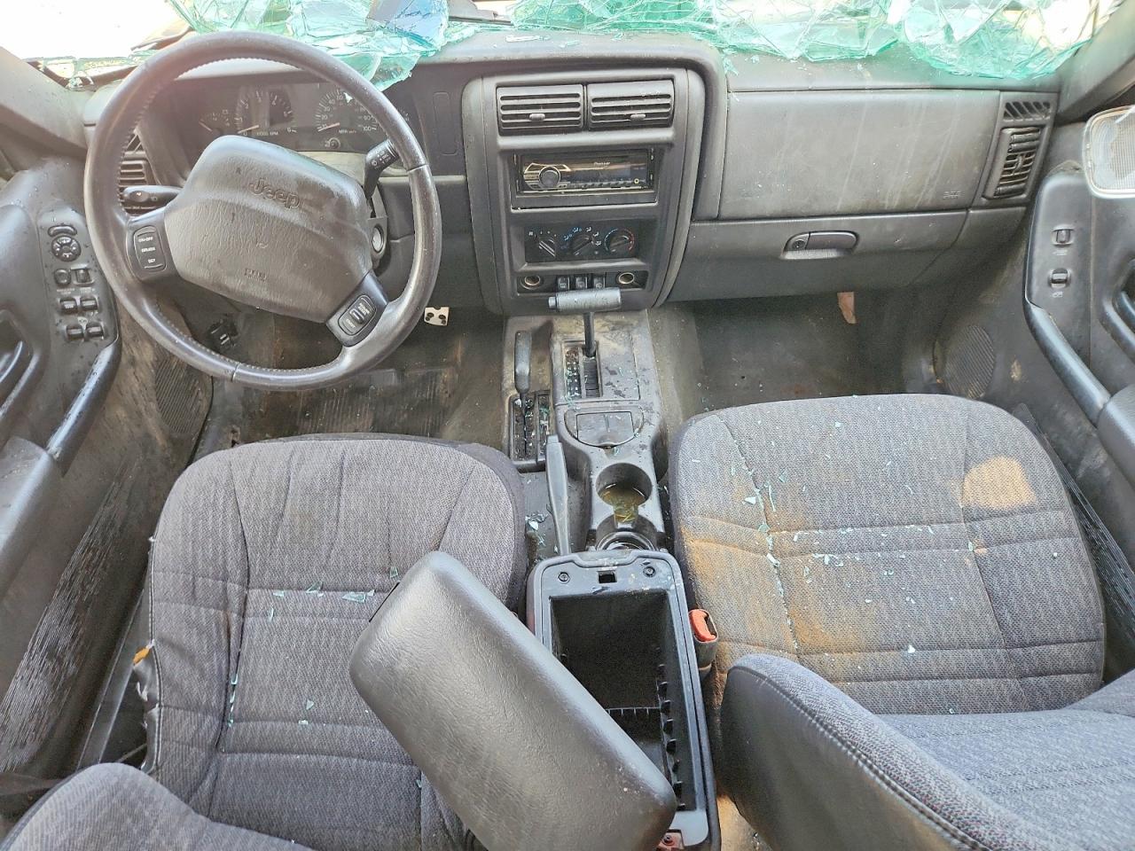 2001 Jeep Cherokee Sport Серебряный vin: 1J4FF48S81L589055