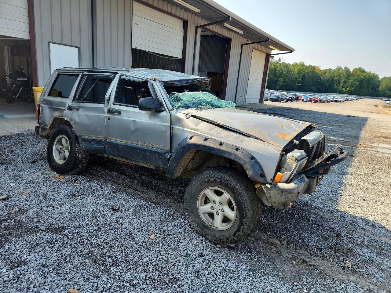 2001 Jeep Cherokee Sport Серебряный vin: 1J4FF48S81L589055