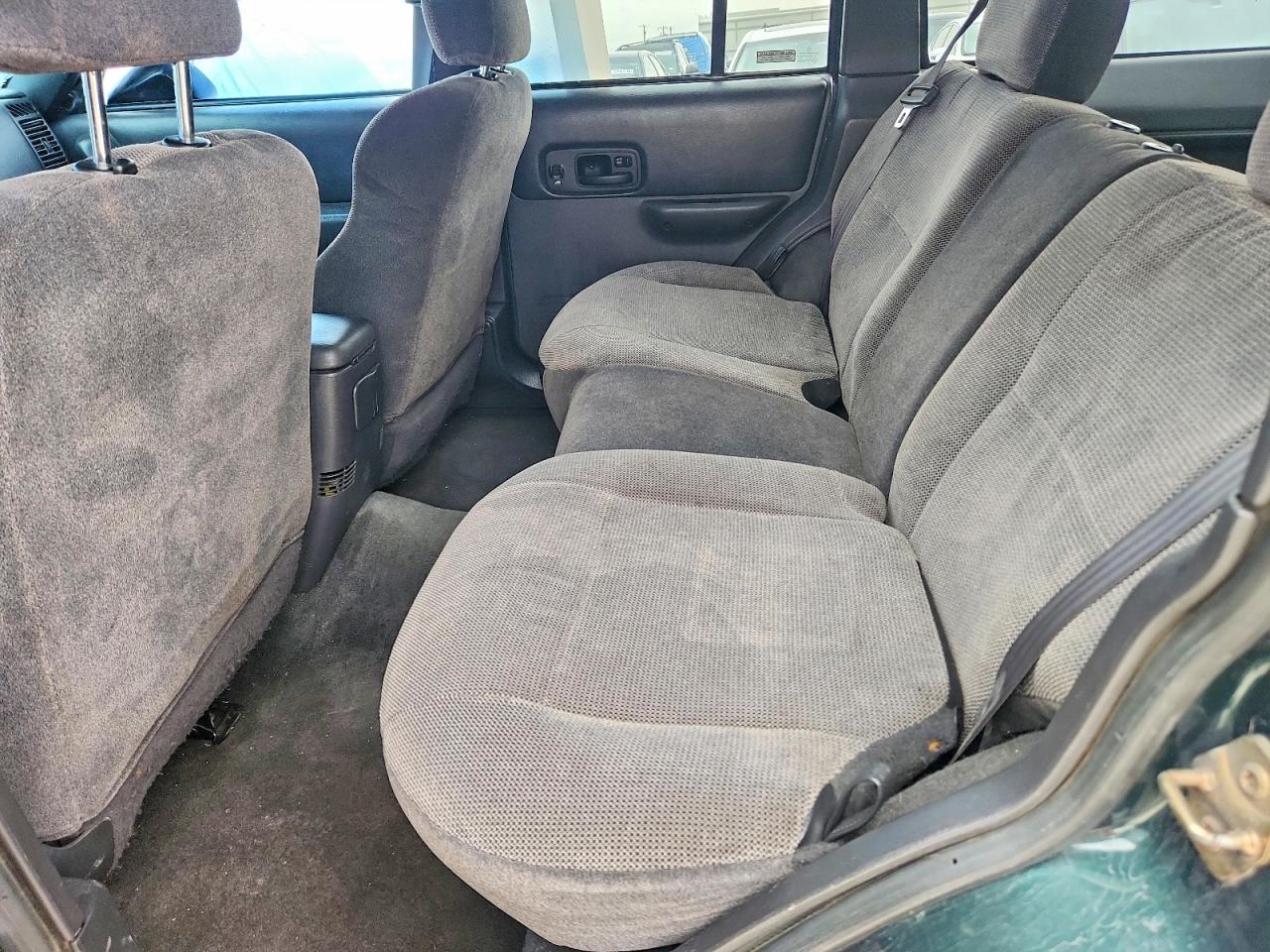 2000 Jeep Cherokee Sport Зеленый vin: 1J4FF48S8YL113804