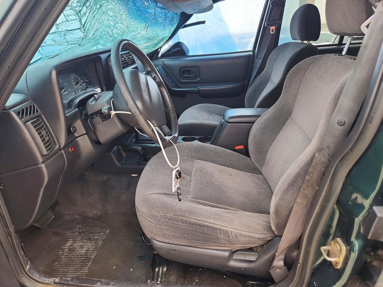 2000 Jeep Cherokee Sport Зеленый vin: 1J4FF48S8YL113804