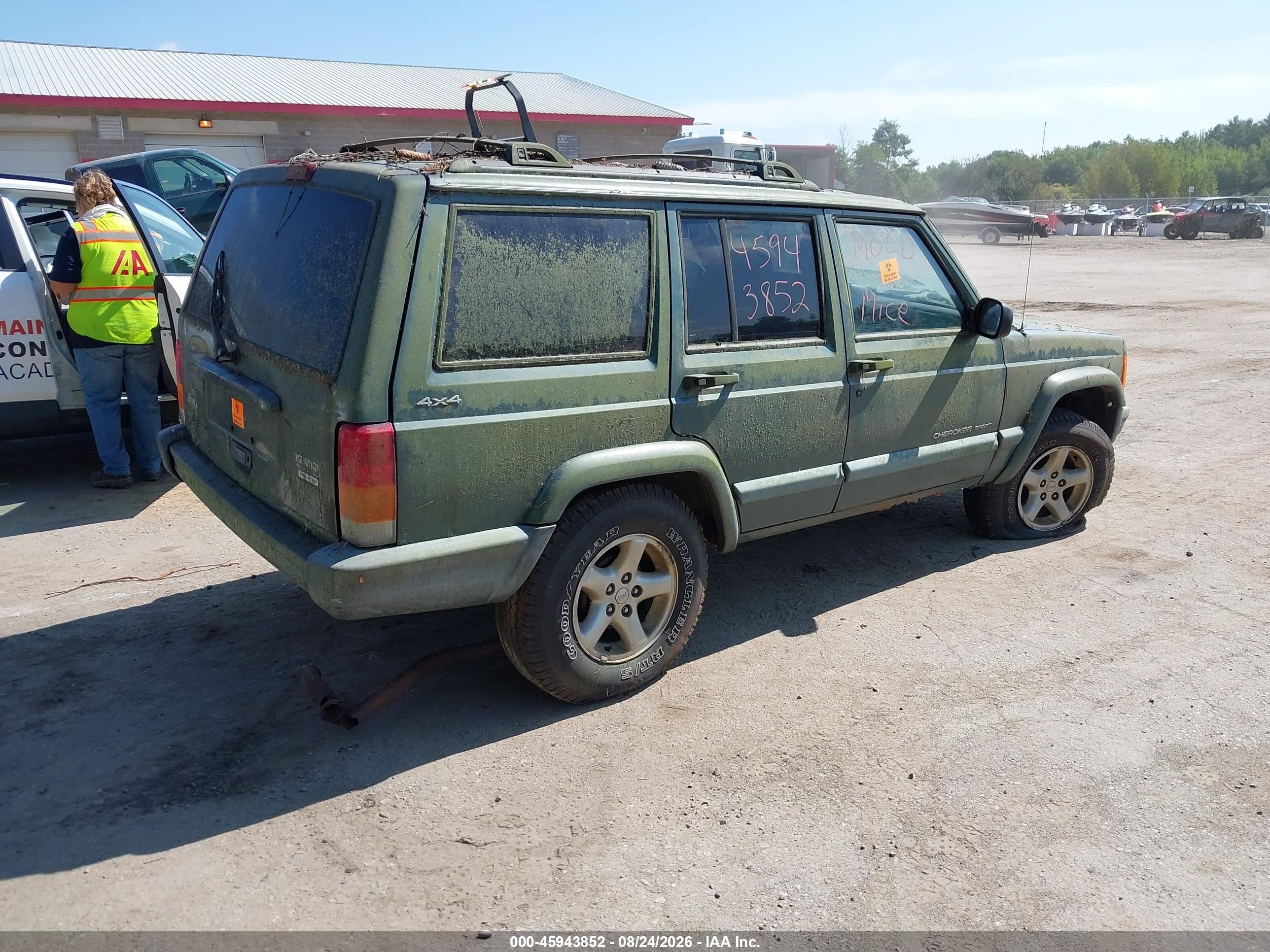 2000 Jeep Cherokee Sport Зеленый vin: 1J4FF48S8YL139075