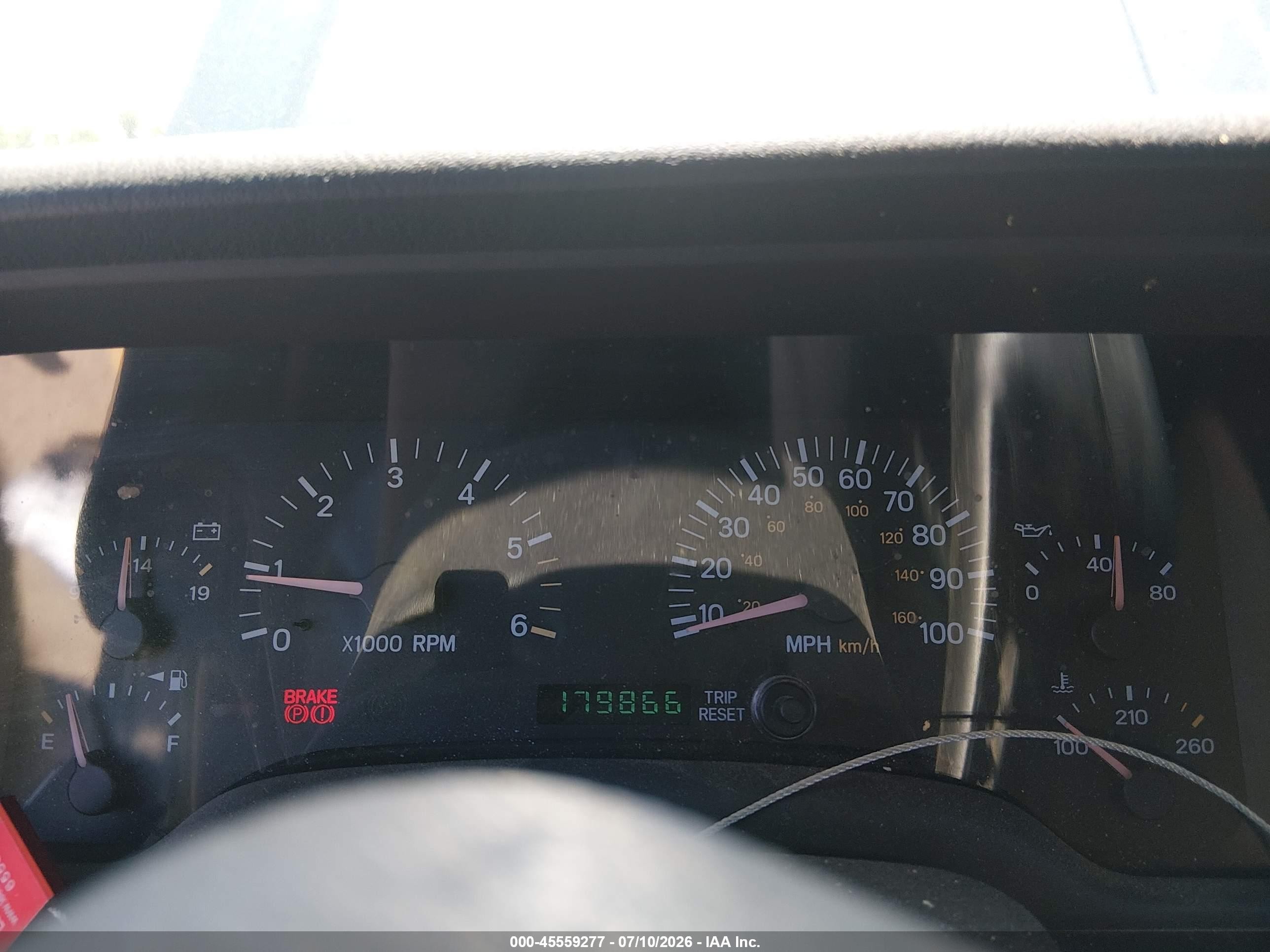 2001 Jeep Cherokee Sport Зеленый vin: 1J4FF48S91L557862