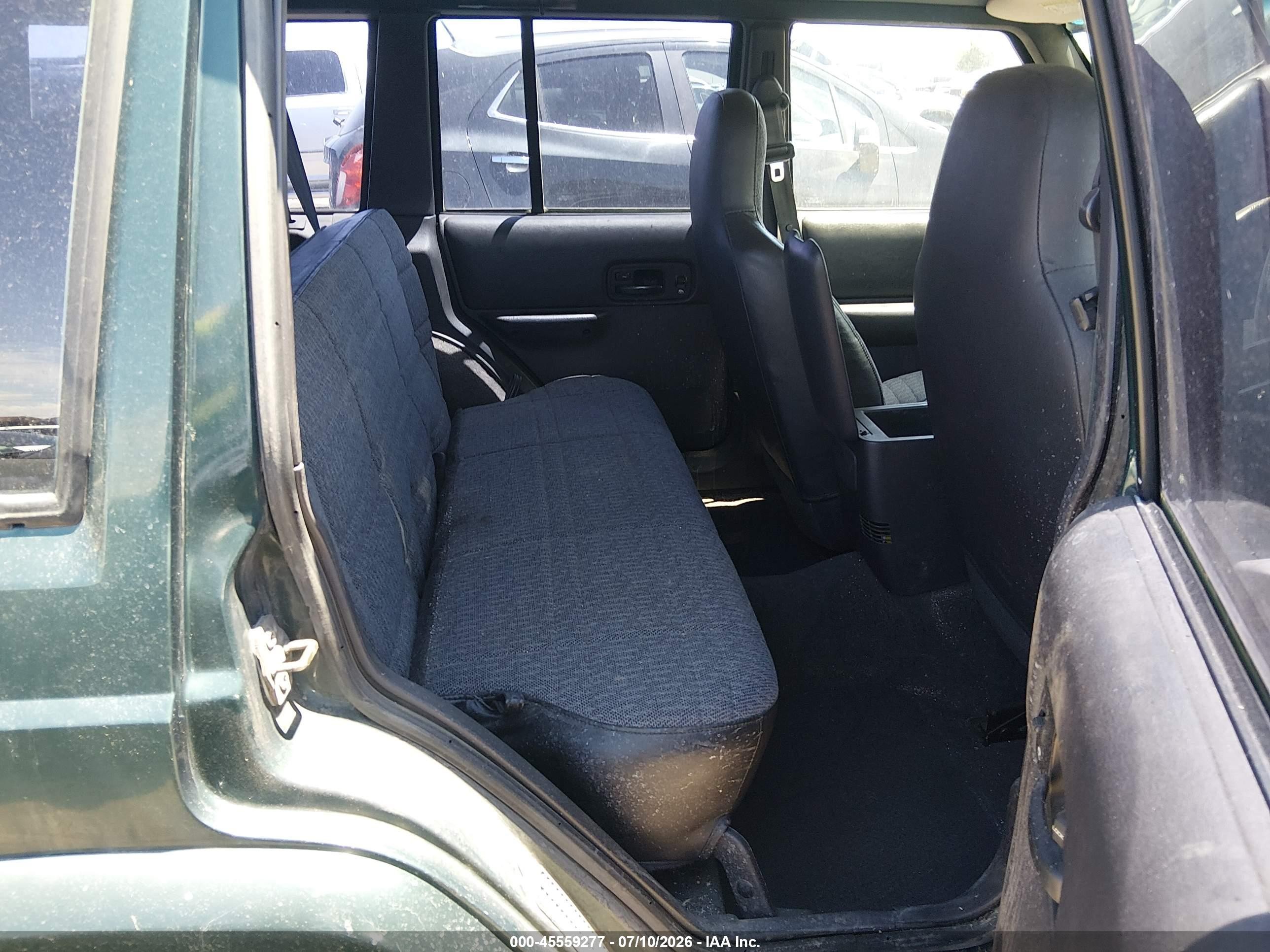 2001 Jeep Cherokee Sport Зеленый vin: 1J4FF48S91L557862