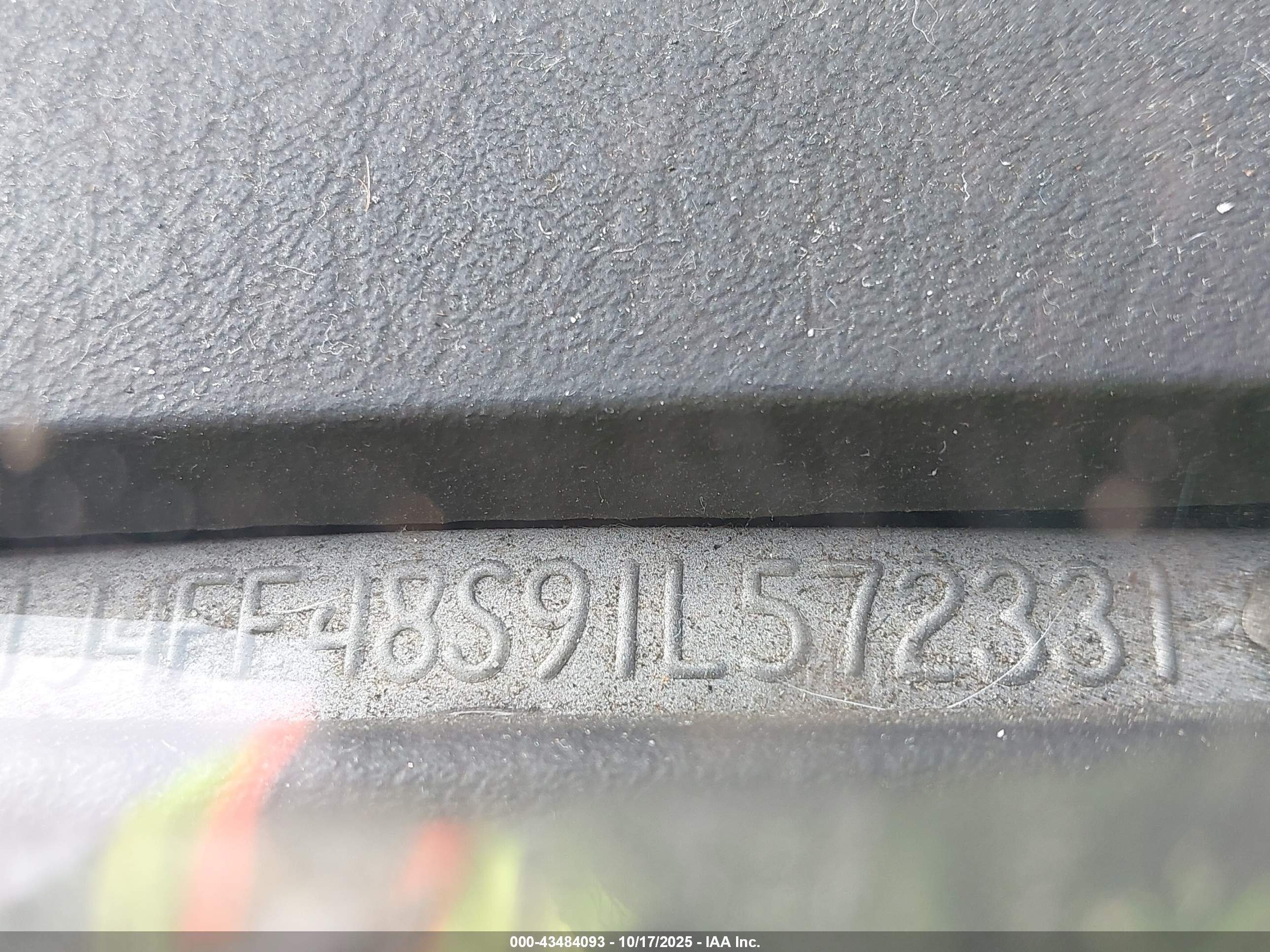 2001 Jeep Cherokee Sport Красный vin: 1J4FF48S91L572331