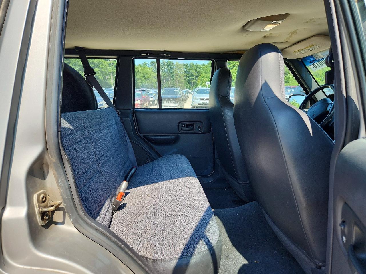 2001 Jeep Cherokee Sport Gray vin: 1J4FF48S91L615131