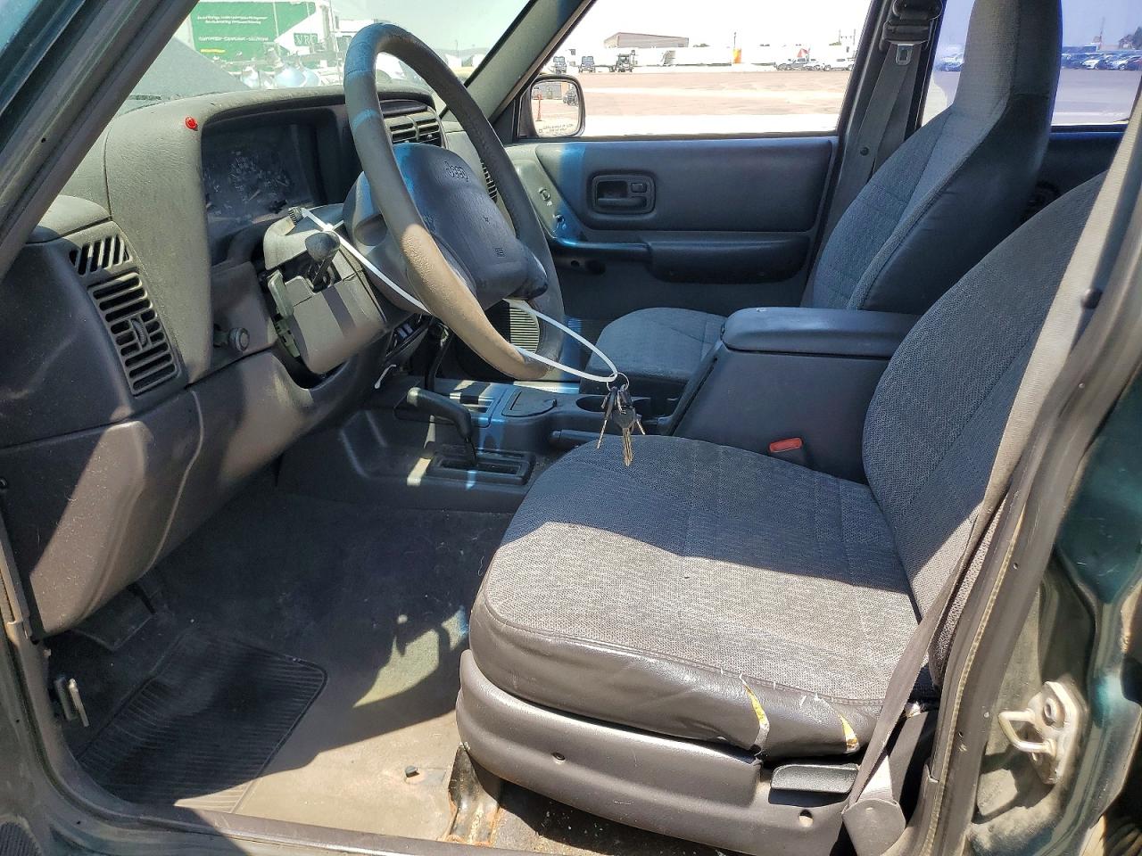 2000 Jeep Cherokee Sport Зеленый vin: 1J4FF48S9YL137707