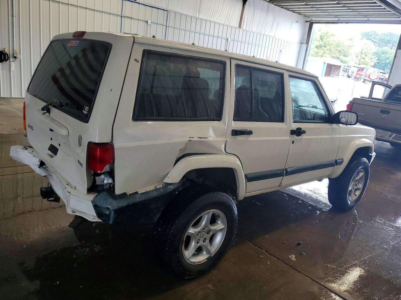 2001 Jeep Cherokee Sport White vin: 1J4FF48SX1L515622