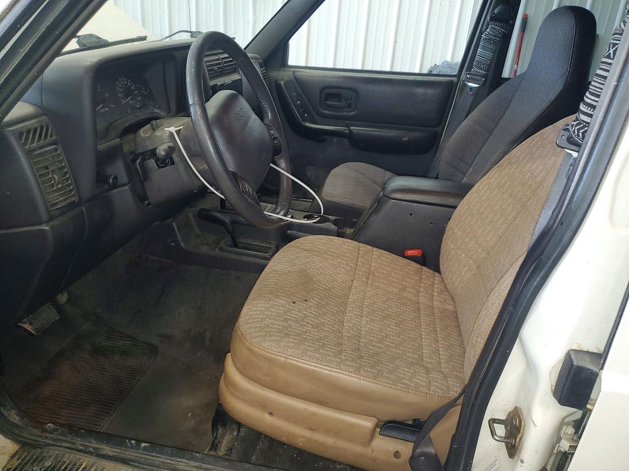 2001 Jeep Cherokee Sport White vin: 1J4FF48SX1L515622