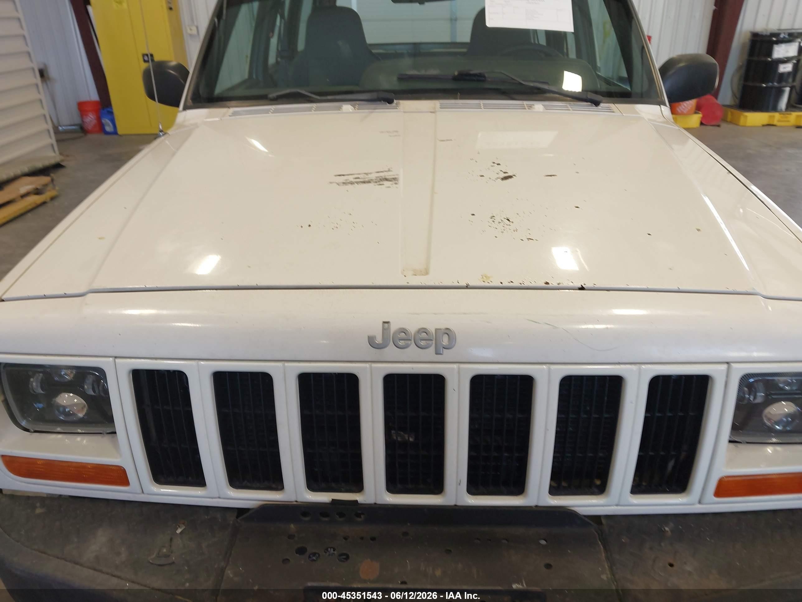 2001 Jeep Cherokee Sport White vin: 1J4FF48SX1L585525