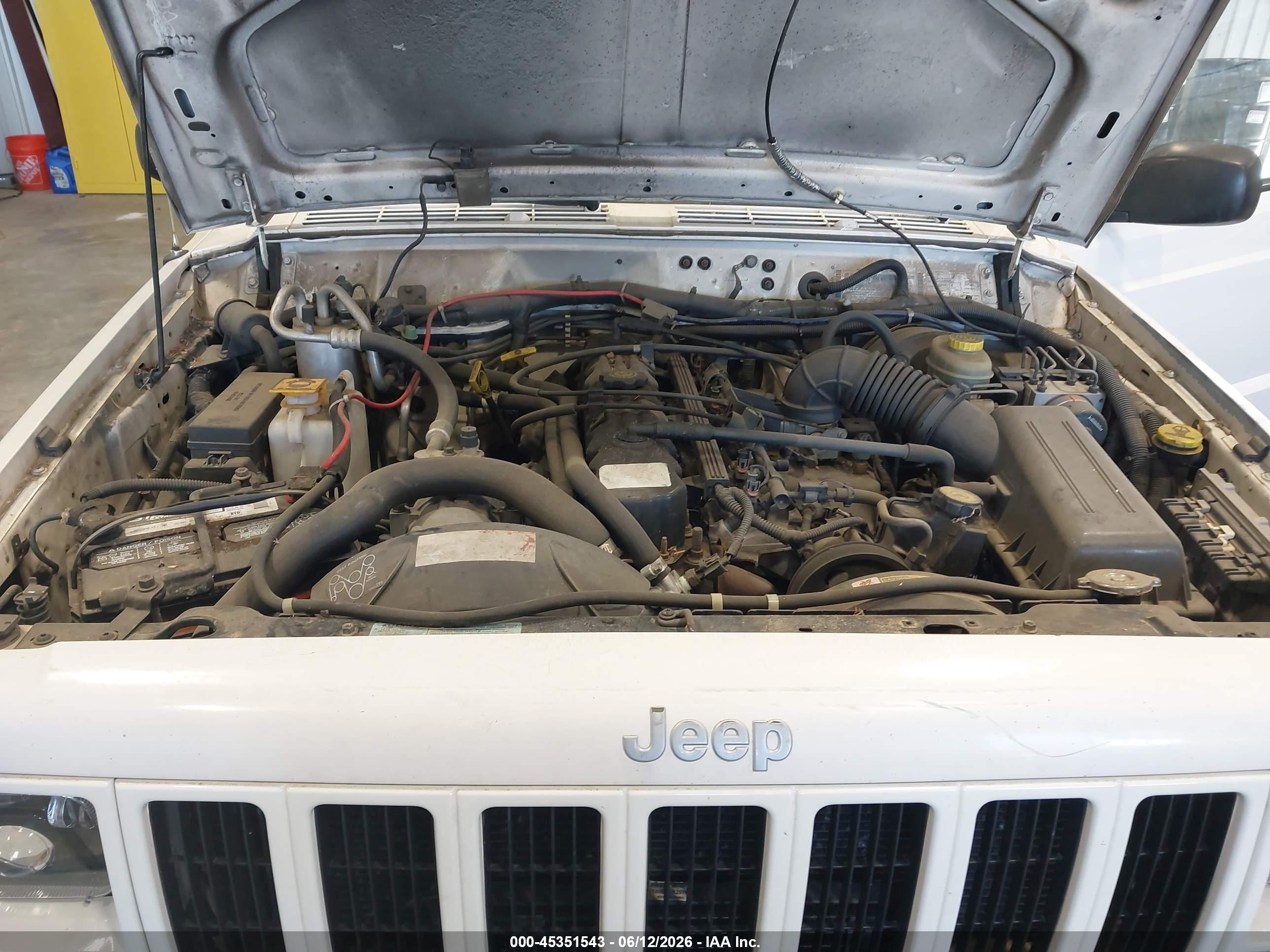 2001 Jeep Cherokee Sport White vin: 1J4FF48SX1L585525